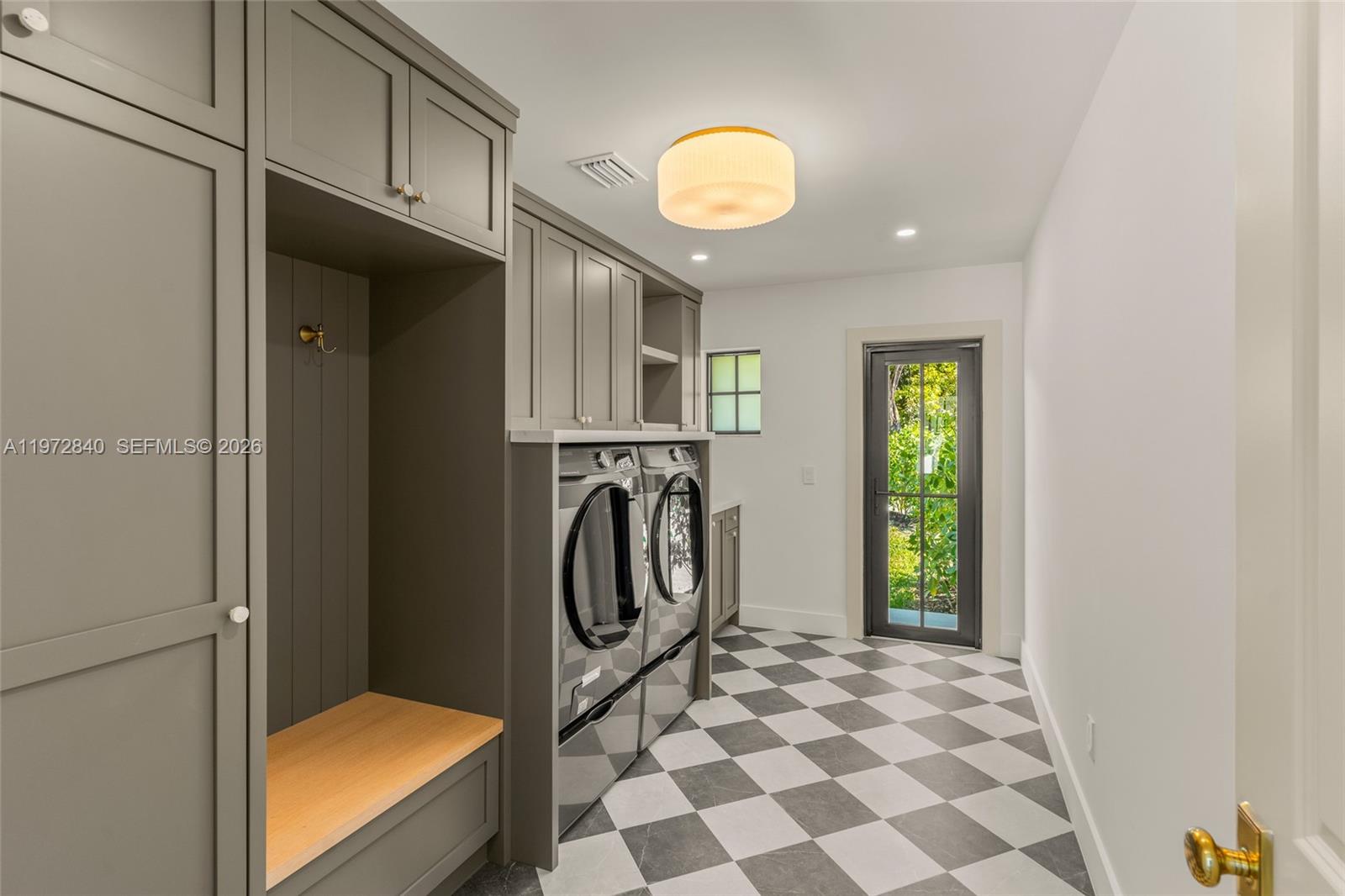 BANYAN WOODS - Residential