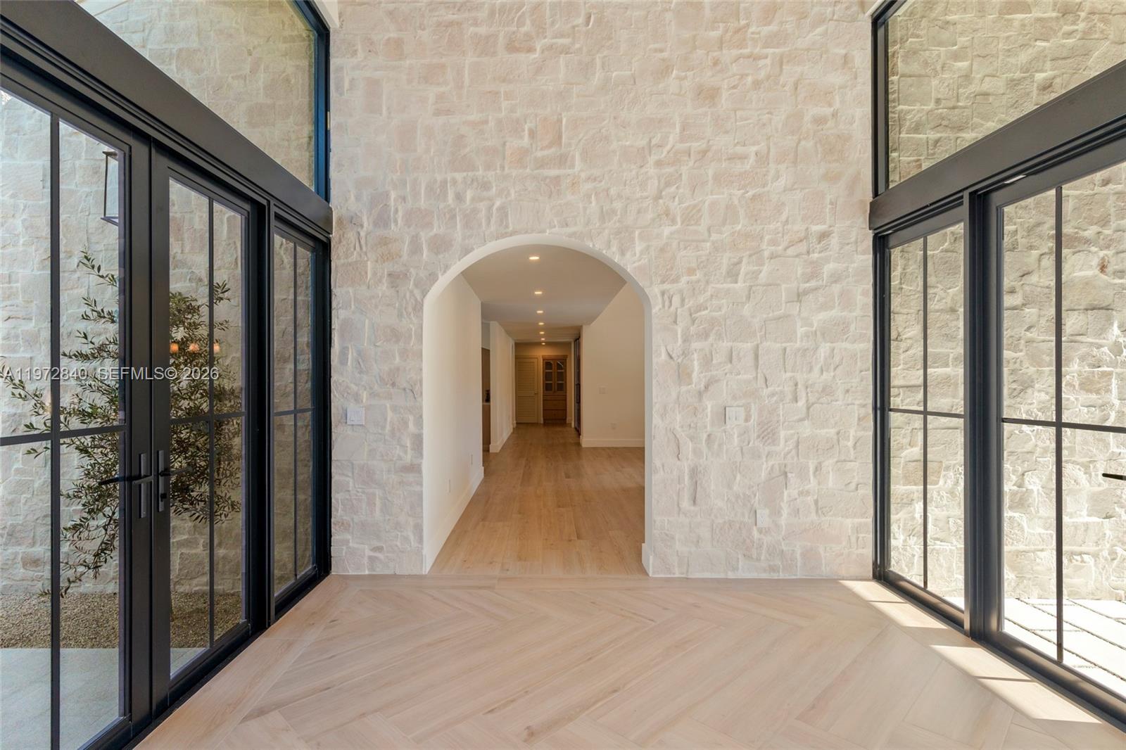 BANYAN WOODS - Residential