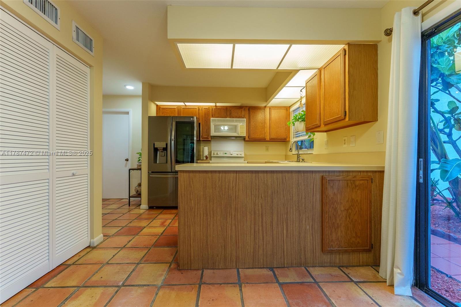 GREENS CAY OF JONATHANS L - Residential