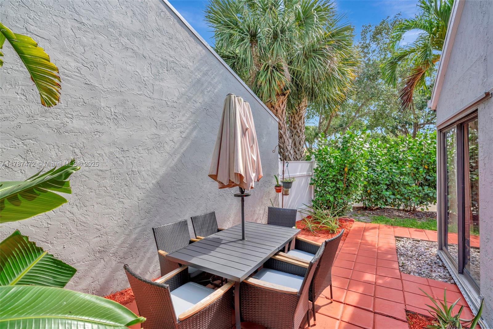 GREENS CAY OF JONATHANS L - Residential