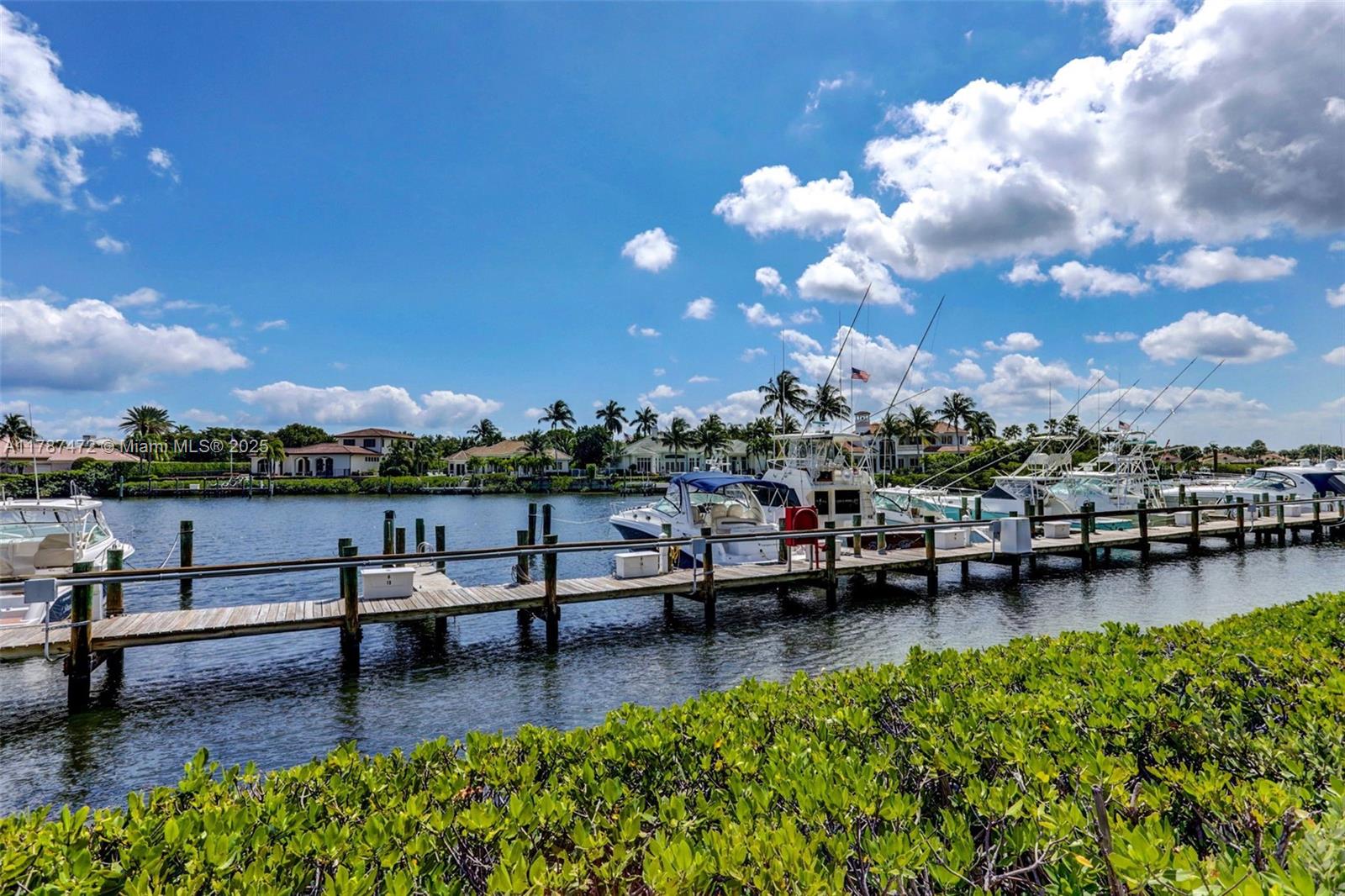 GREENS CAY OF JONATHANS L - Residential