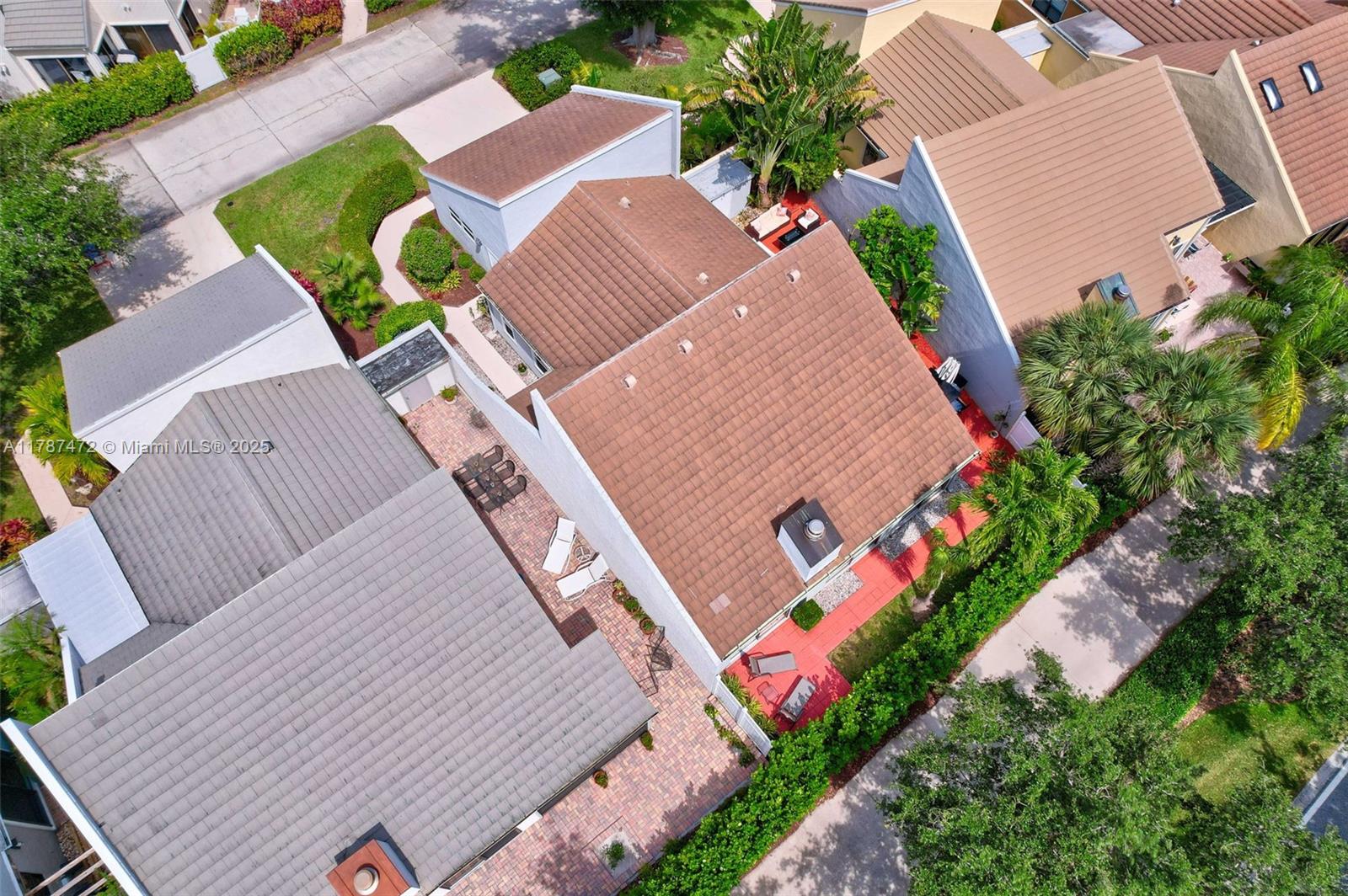 GREENS CAY OF JONATHANS L - Residential