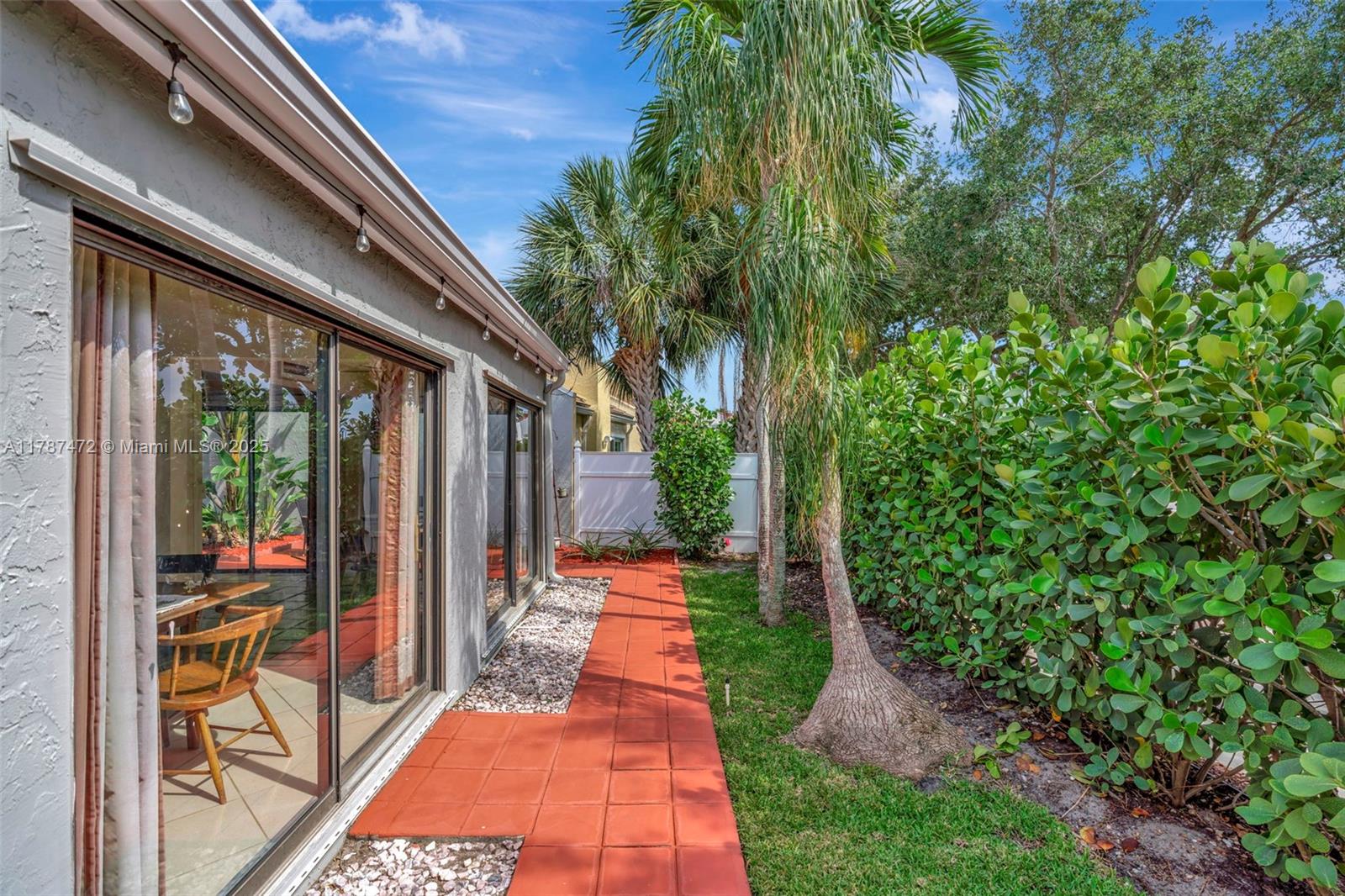 GREENS CAY OF JONATHANS L - Residential