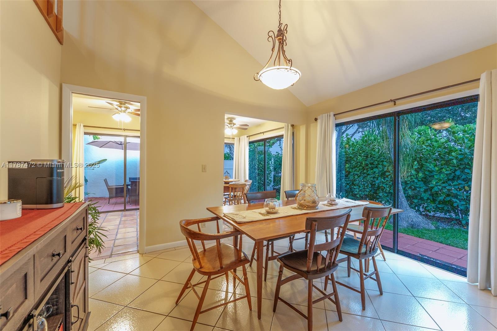 GREENS CAY OF JONATHANS L - Residential