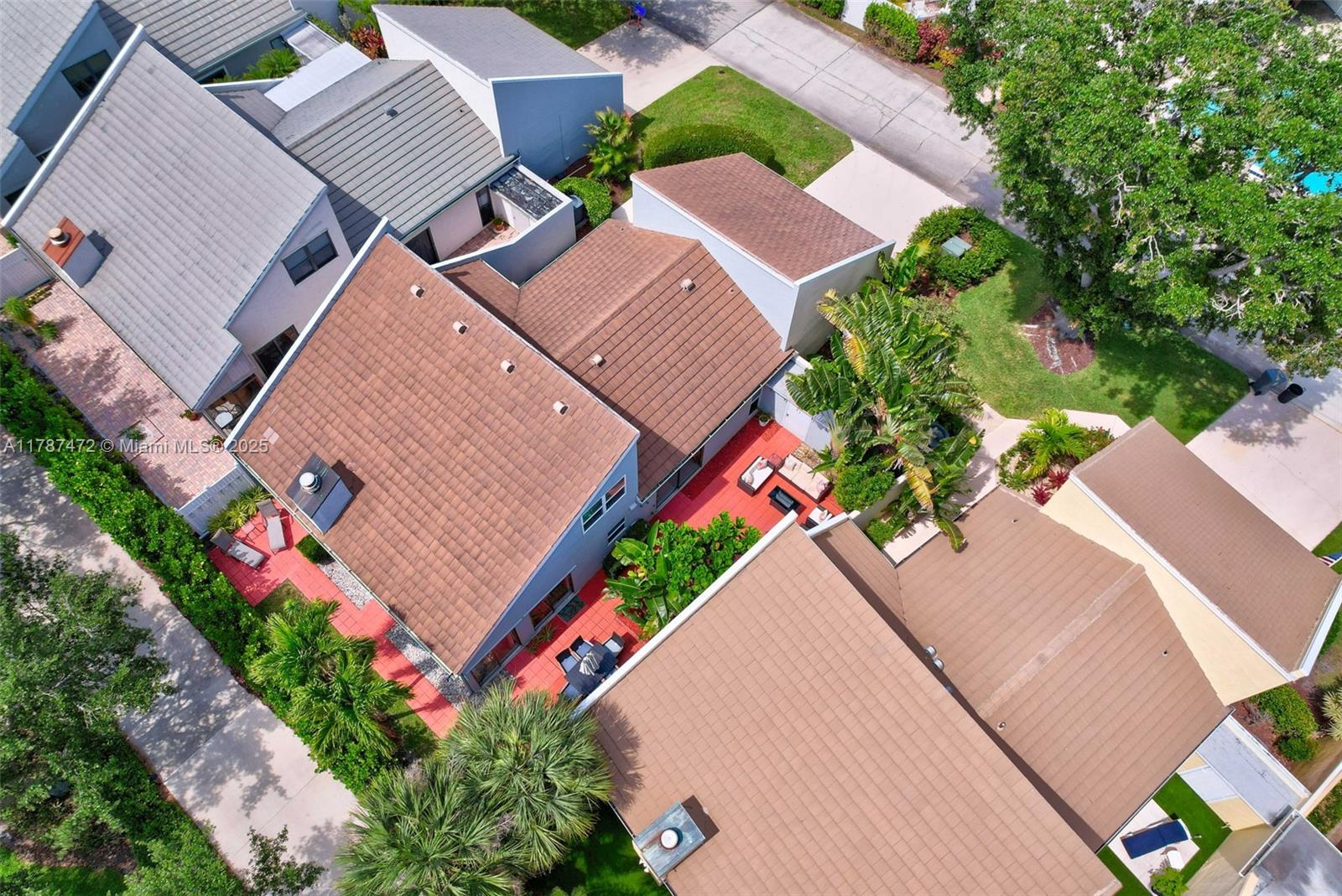 GREENS CAY OF JONATHANS L - Residential