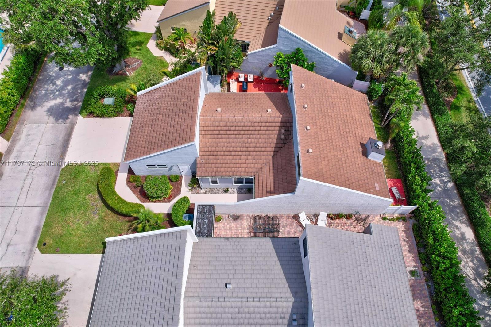 GREENS CAY OF JONATHANS L - Residential