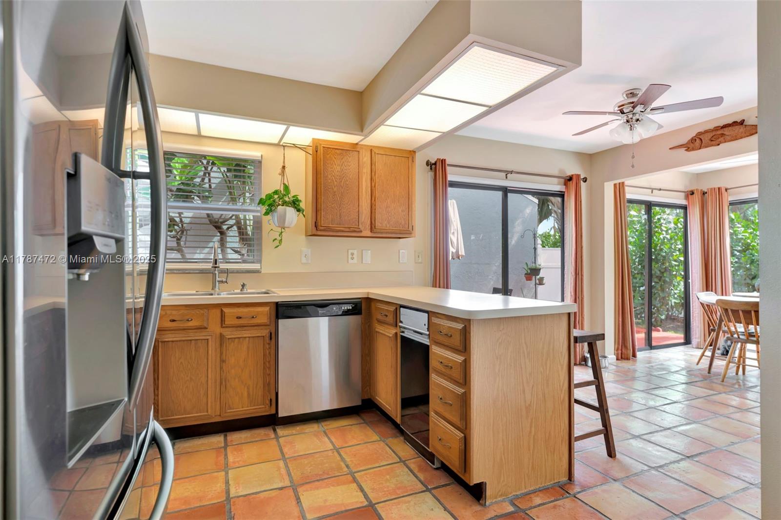 GREENS CAY OF JONATHANS L - Residential