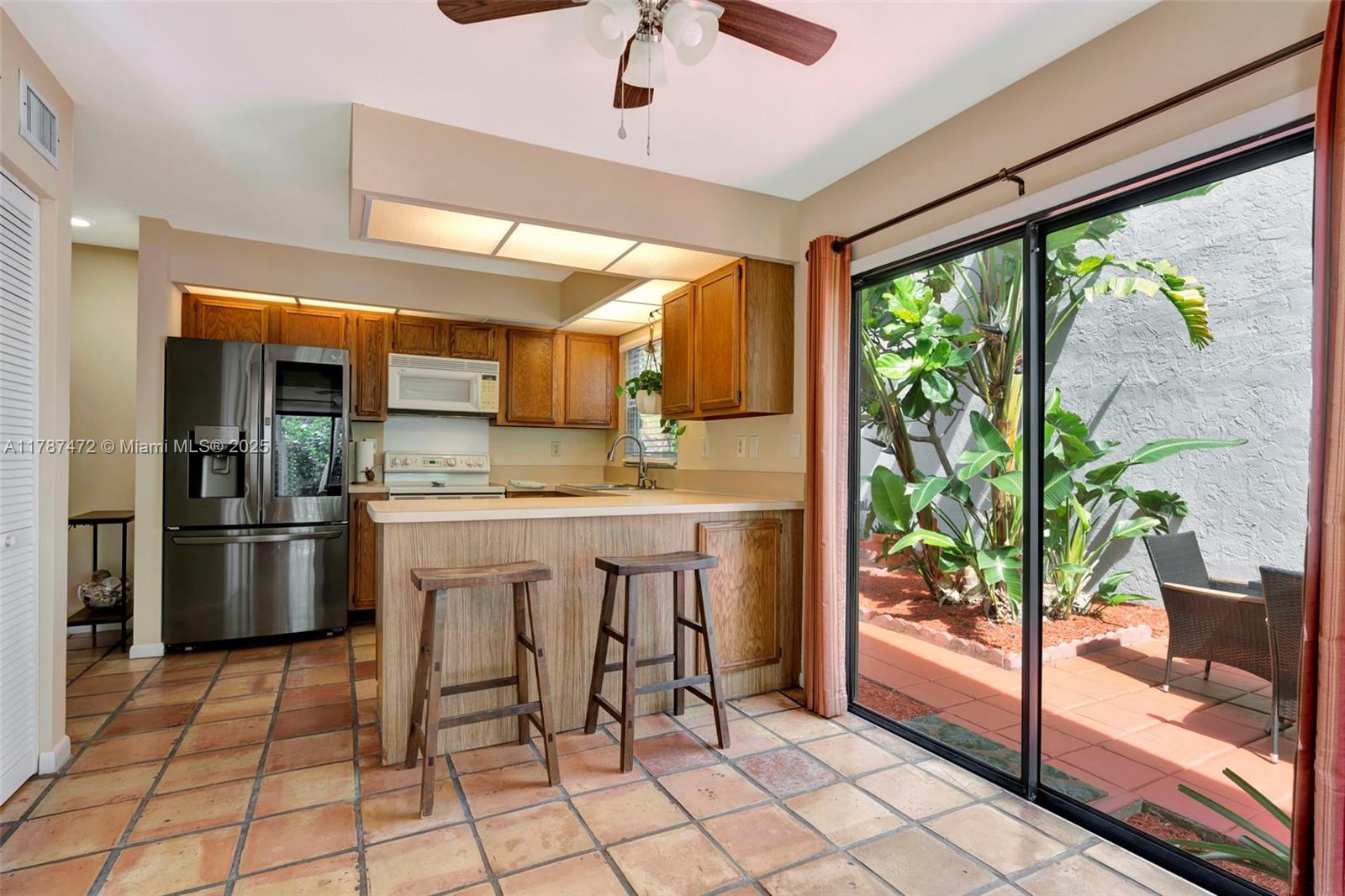 GREENS CAY OF JONATHANS L - Residential