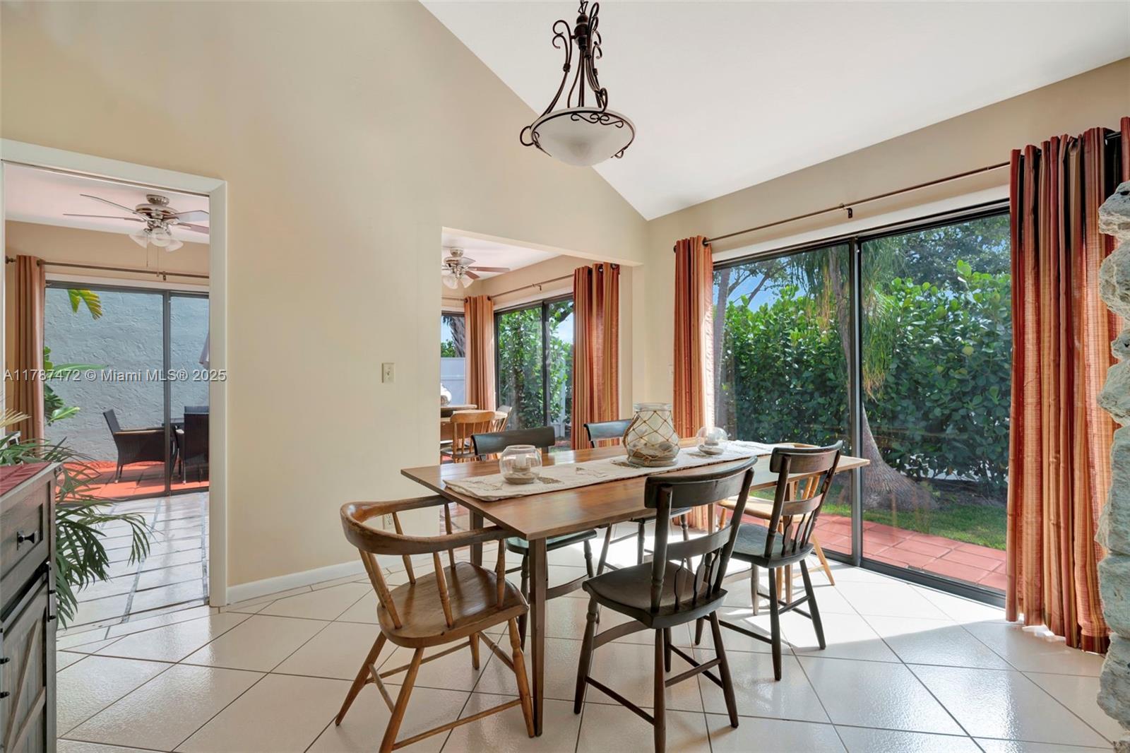 GREENS CAY OF JONATHANS L - Residential