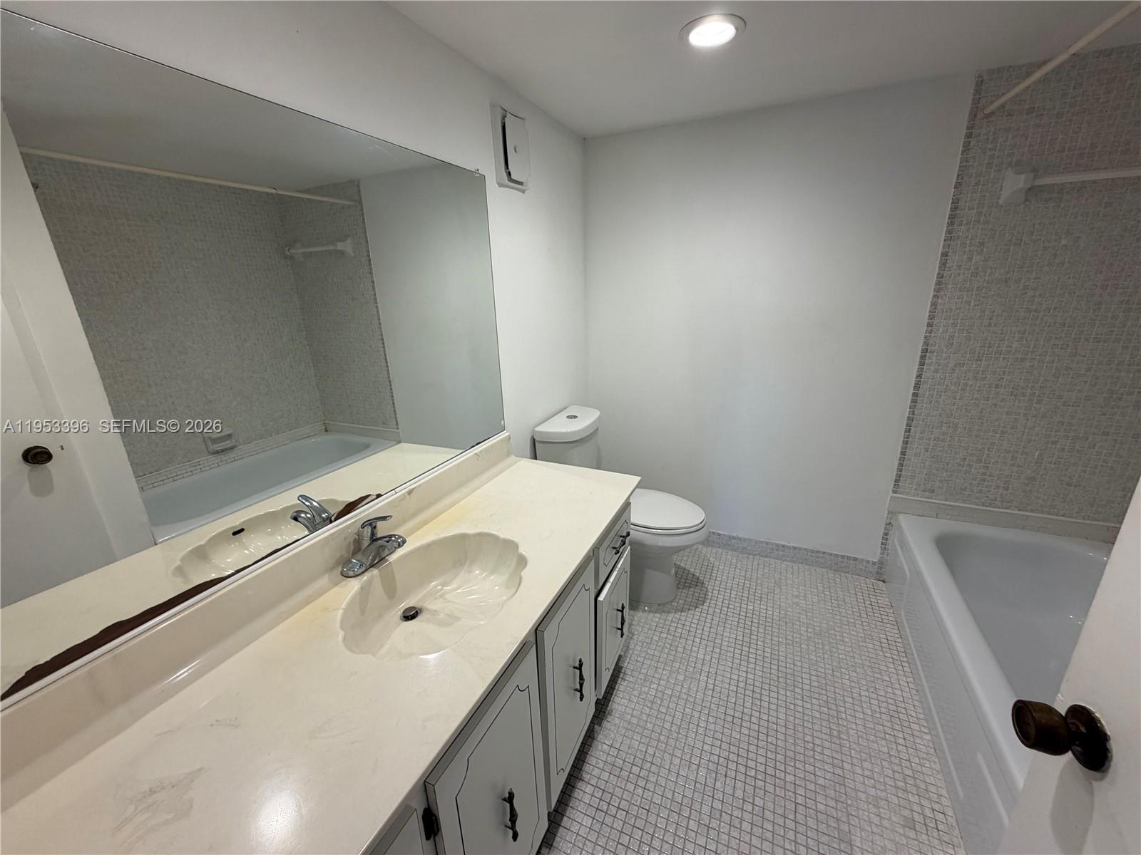 RACQUET CLUB 10 AT BONAVE - Residential
