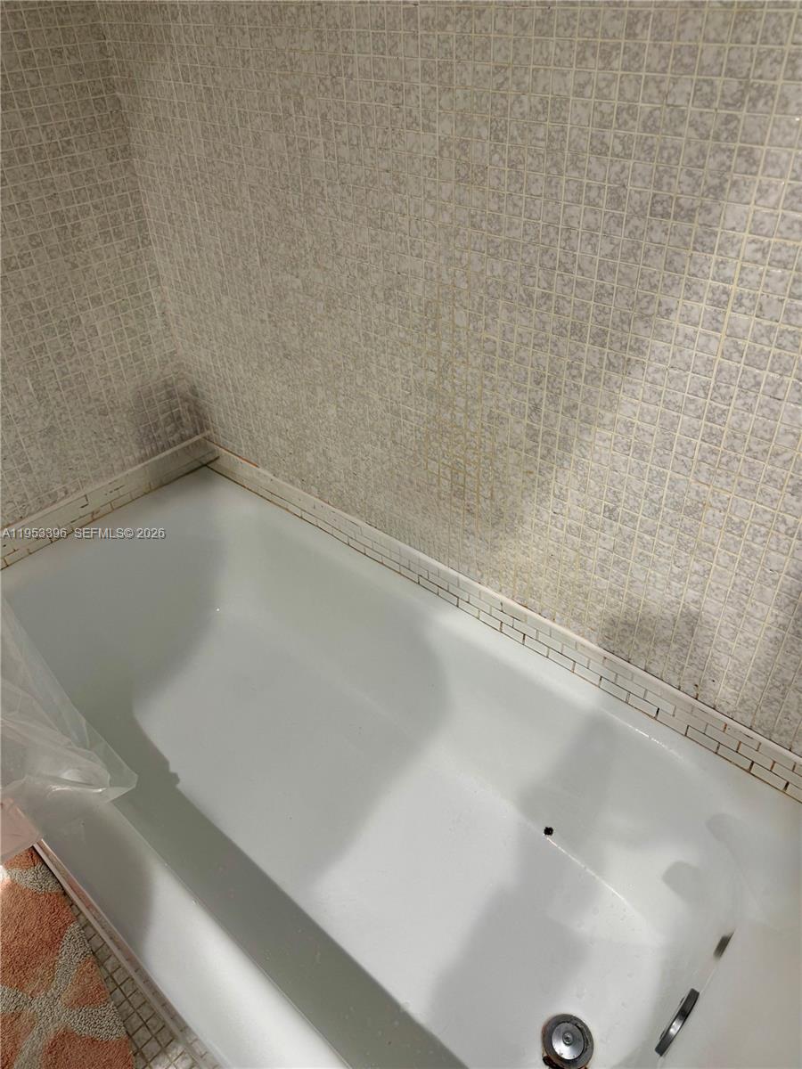 RACQUET CLUB 10 AT BONAVE - Residential