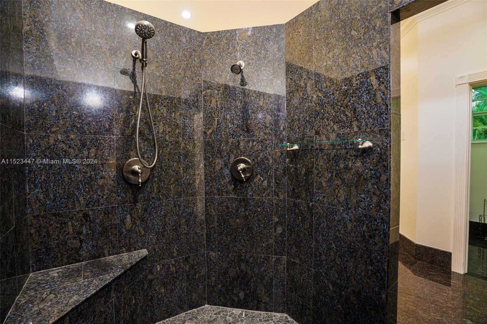 PLANTATION - Residential