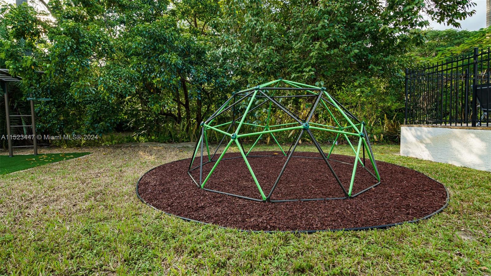 PLANTATION - Residential