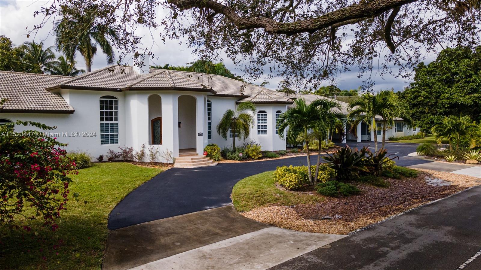 PLANTATION - Residential