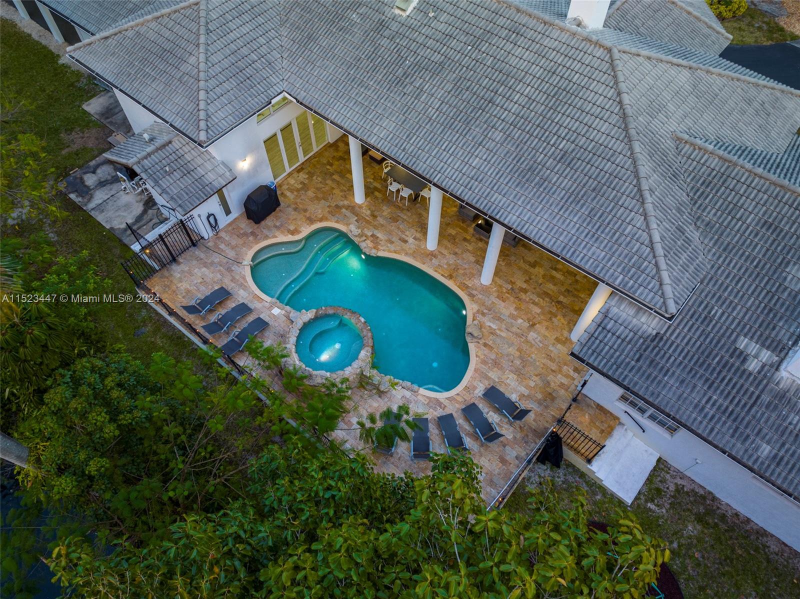 PLANTATION - Residential