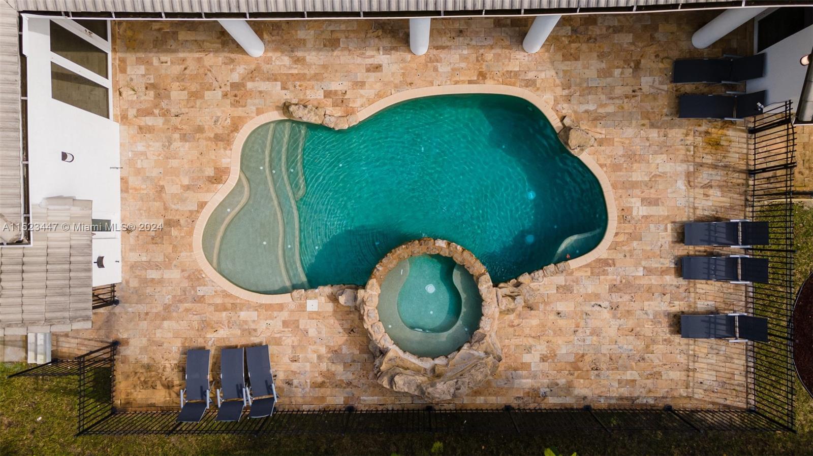 PLANTATION - Residential