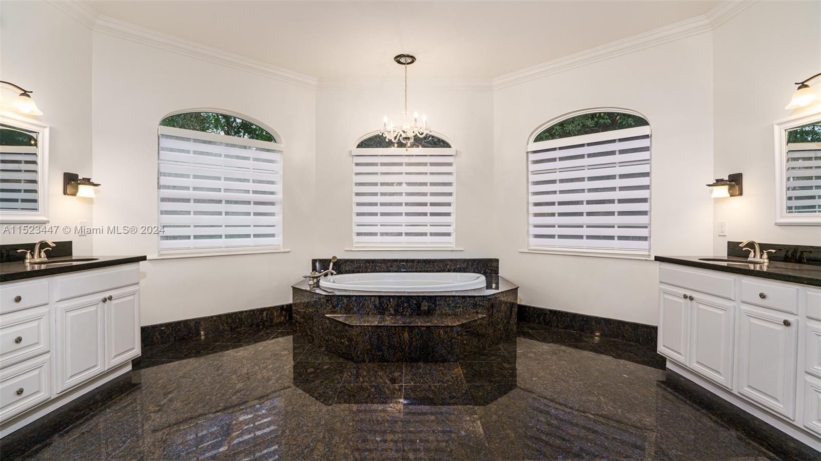 PLANTATION - Residential