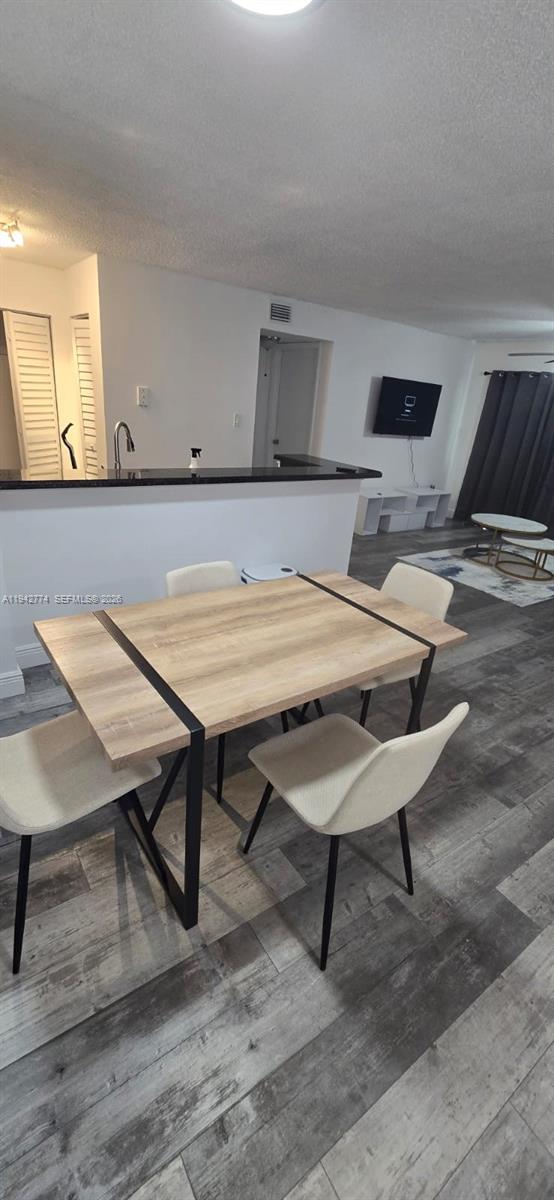 HOLLYWOOD PARC CONDOMINIU - Residential Lease