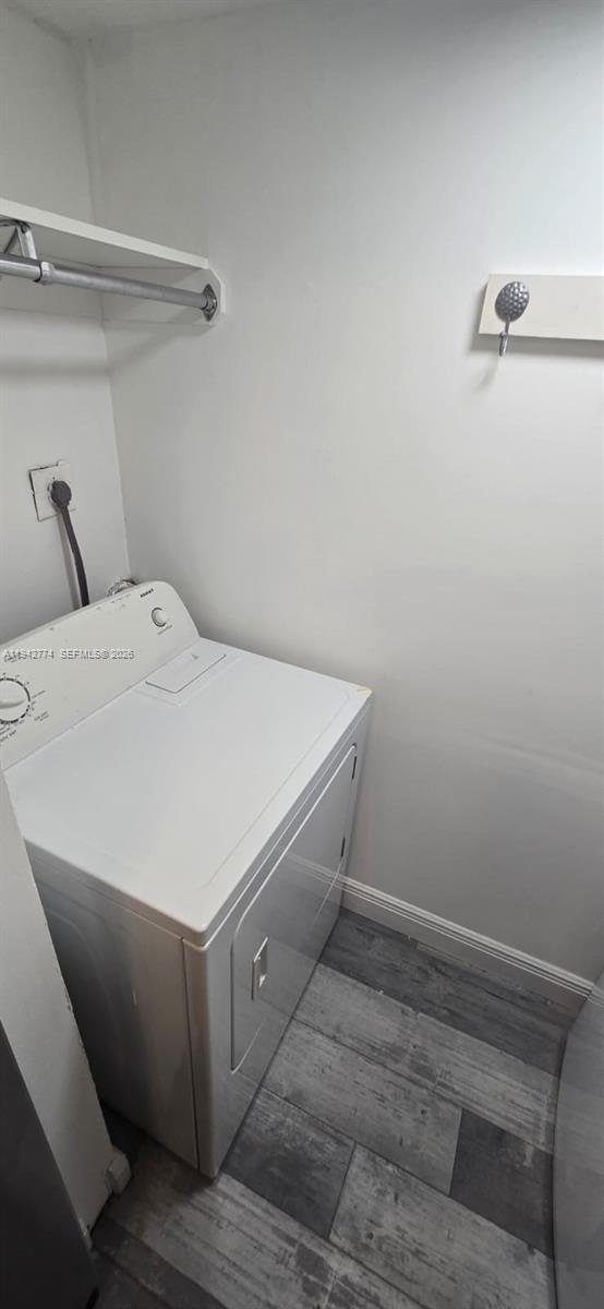 HOLLYWOOD PARC CONDOMINIU - Residential Lease