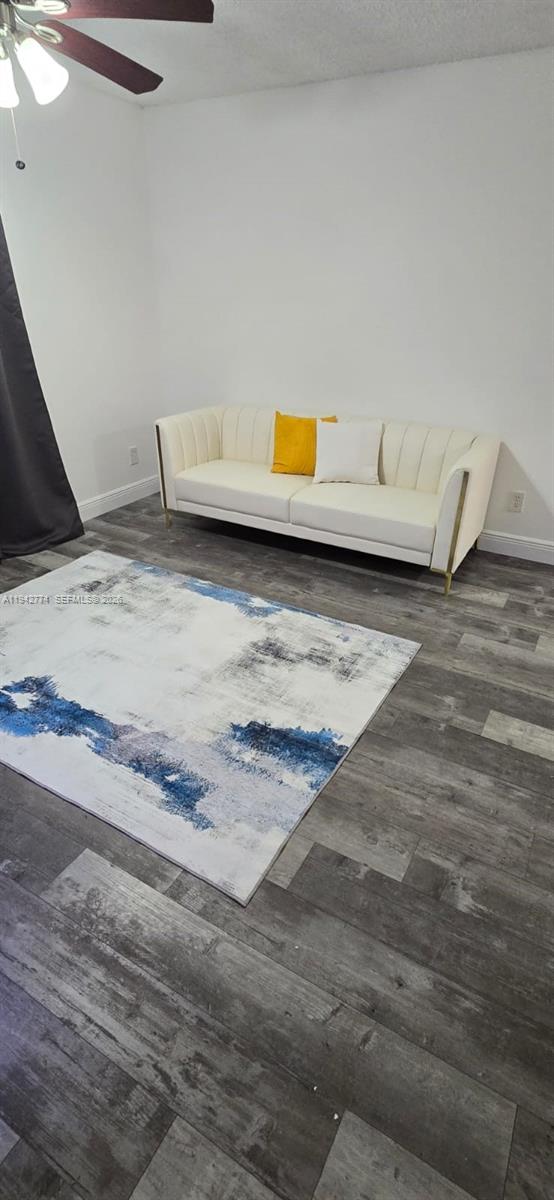 HOLLYWOOD PARC CONDOMINIU - Residential Lease