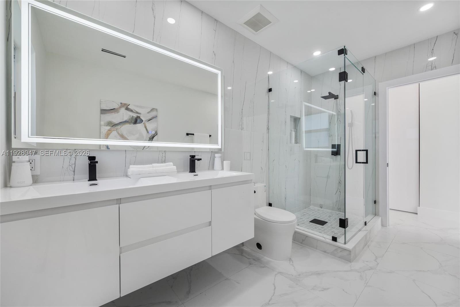 SKYLAKE MANORS - Residential