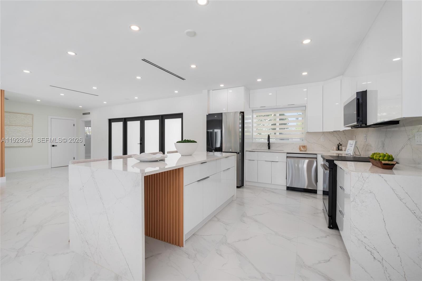 SKYLAKE MANORS - Residential