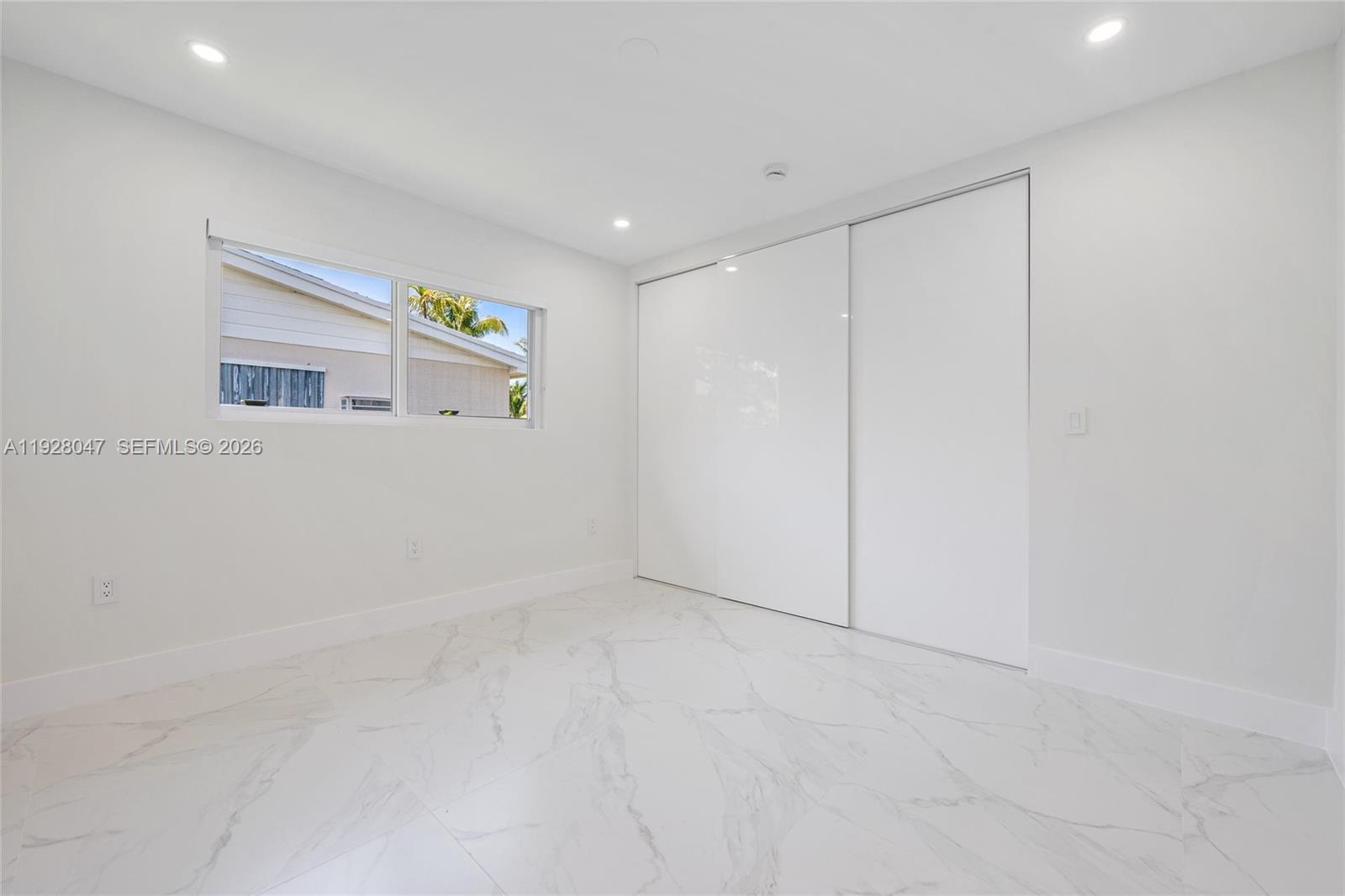 SKYLAKE MANORS - Residential