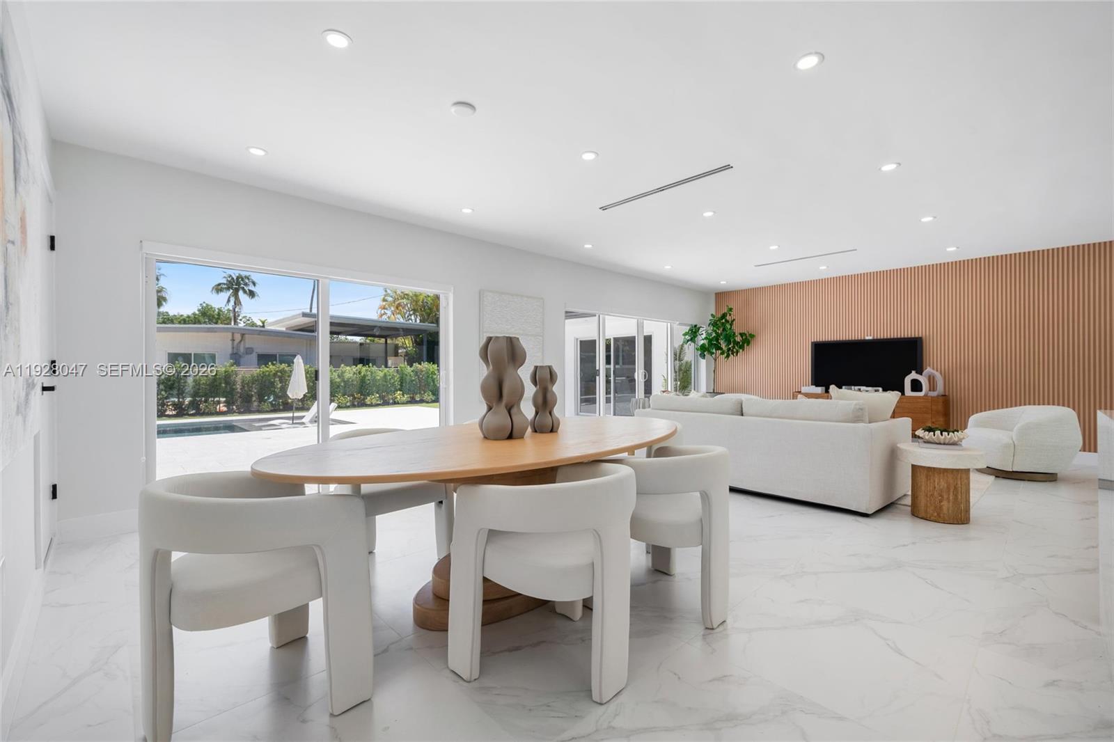 SKYLAKE MANORS - Residential