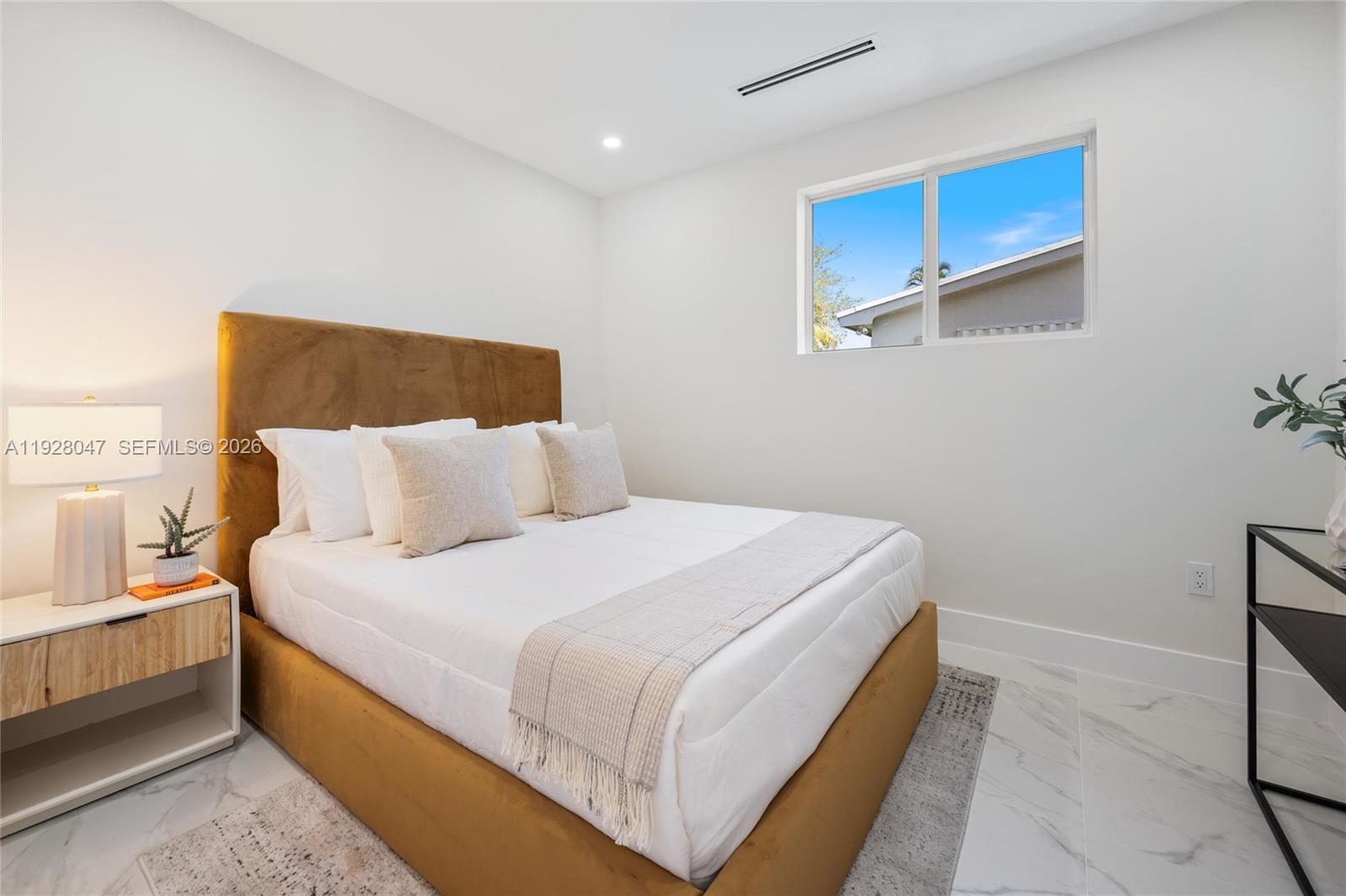SKYLAKE MANORS - Residential