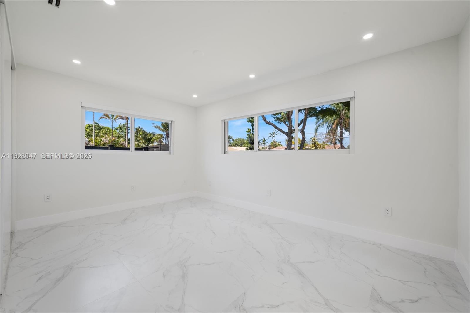 SKYLAKE MANORS - Residential