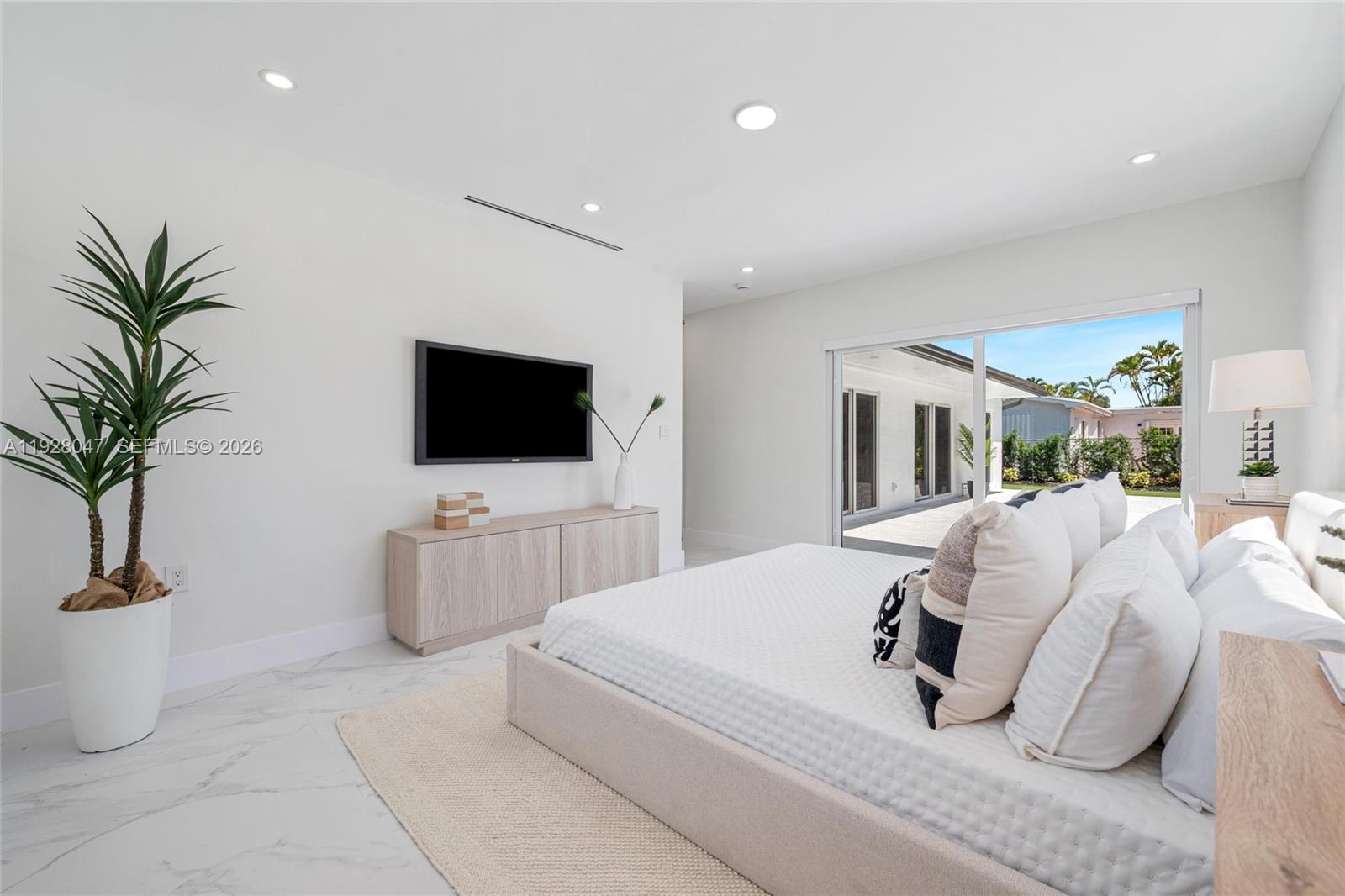 SKYLAKE MANORS - Residential