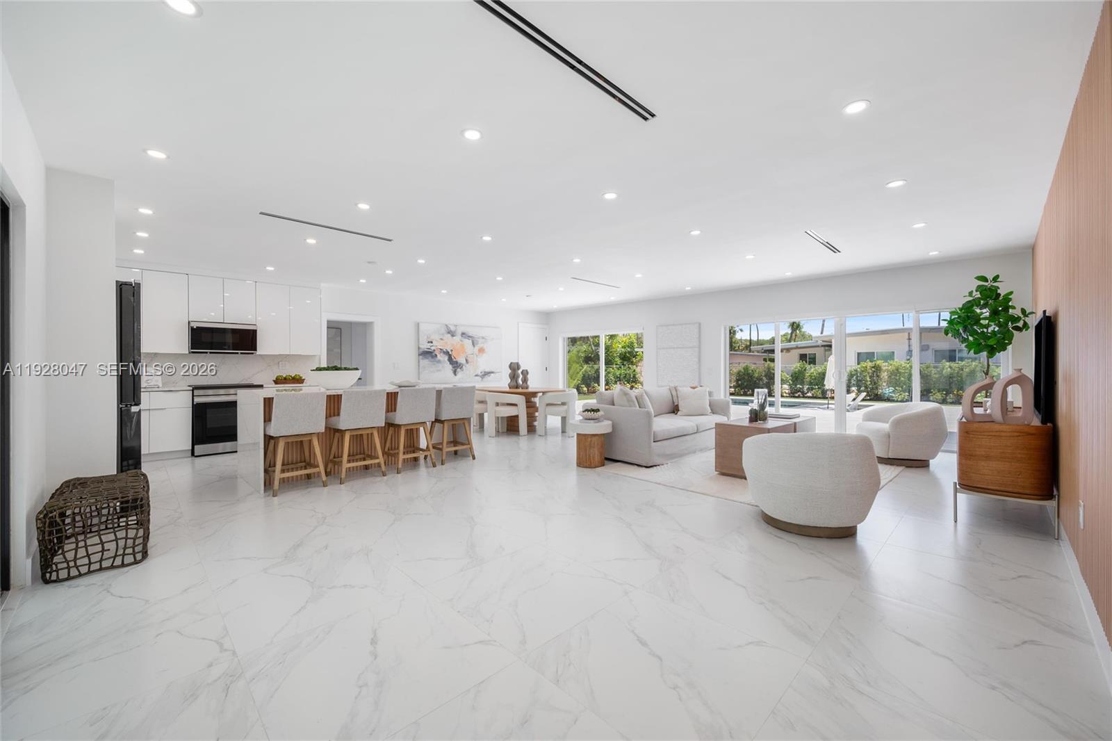 SKYLAKE MANORS - Residential