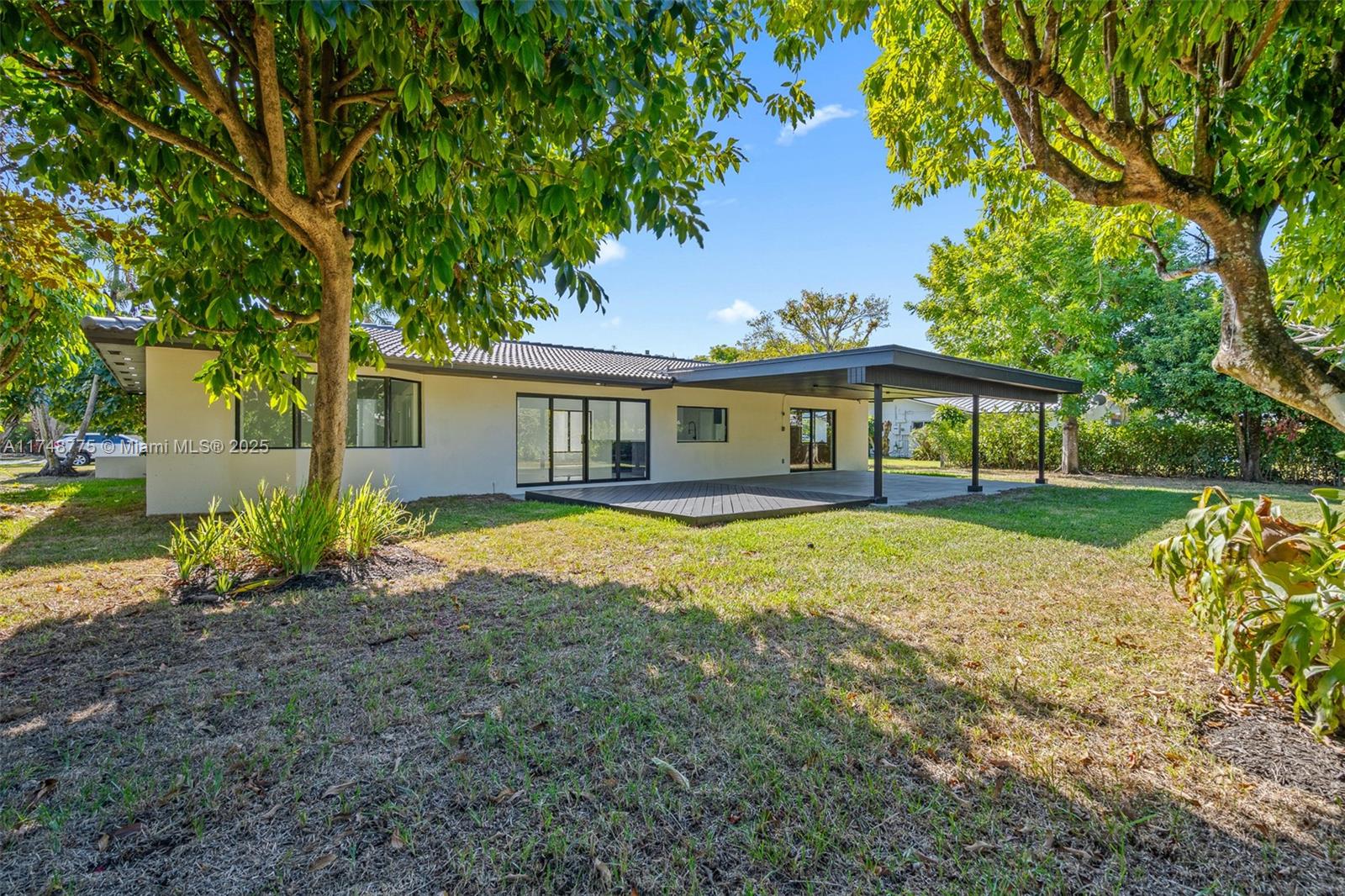 PINE SHORE SEC 1 - Residential