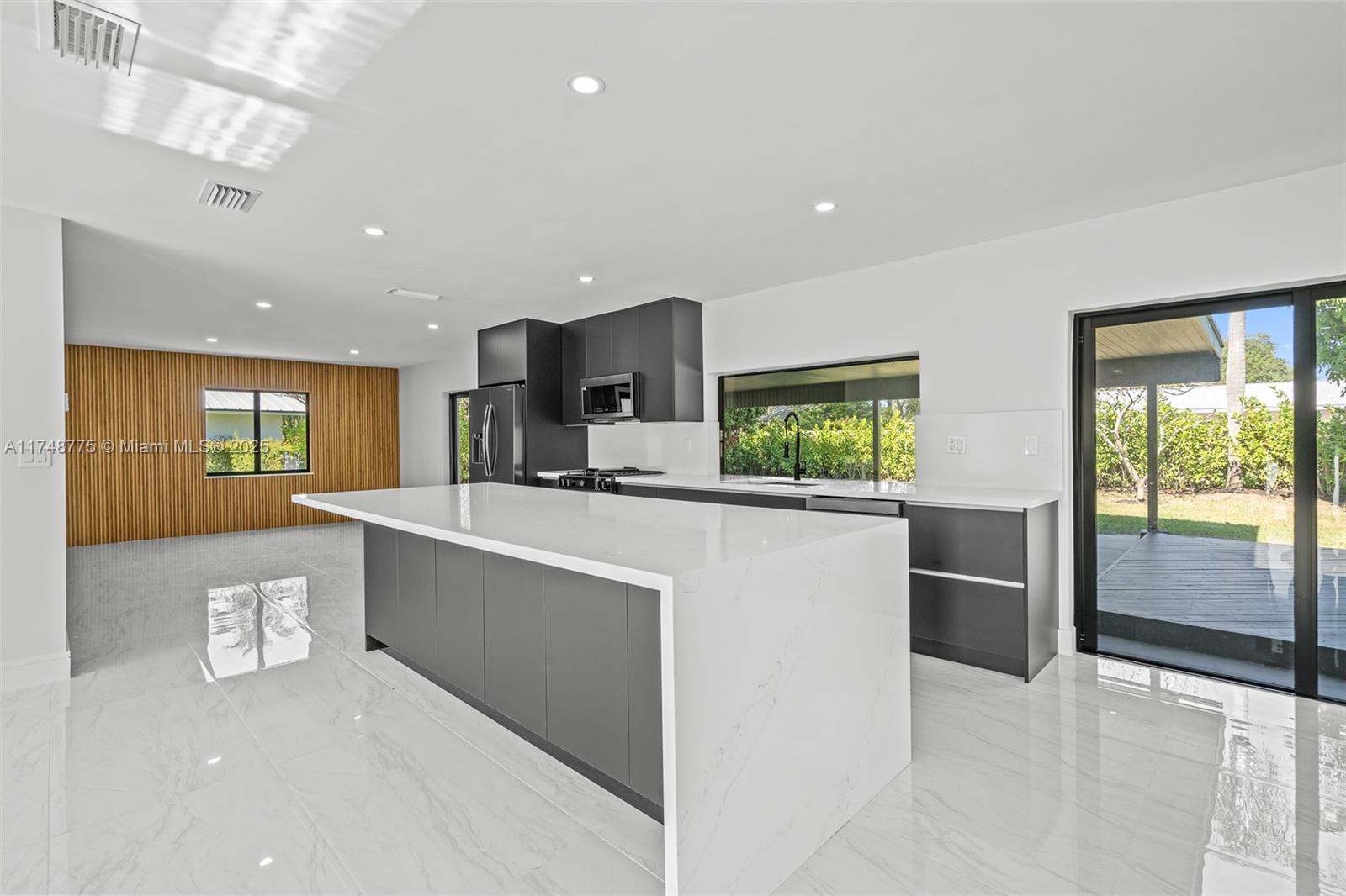 PINE SHORE SEC 1 - Residential