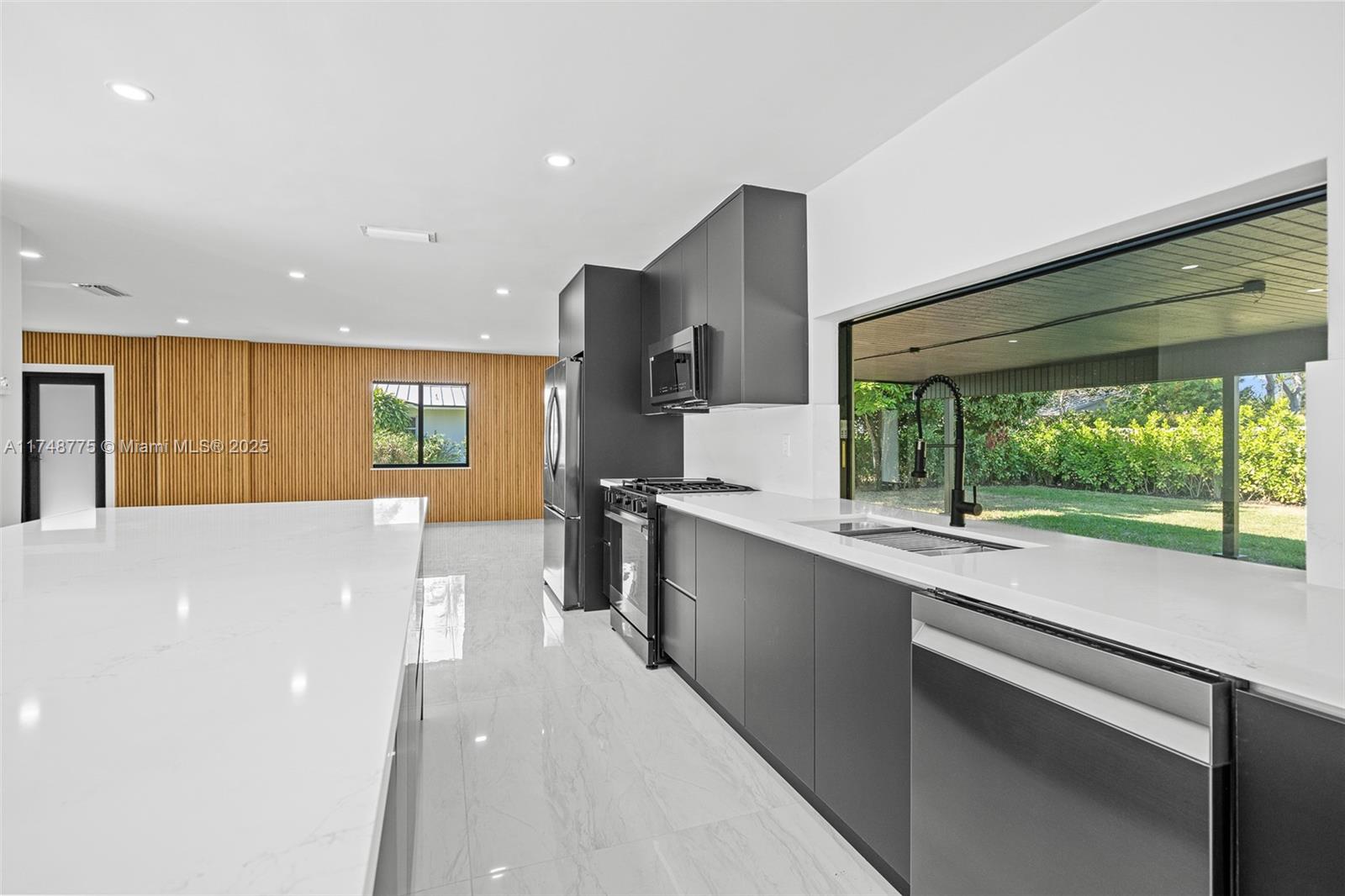 PINE SHORE SEC 1 - Residential