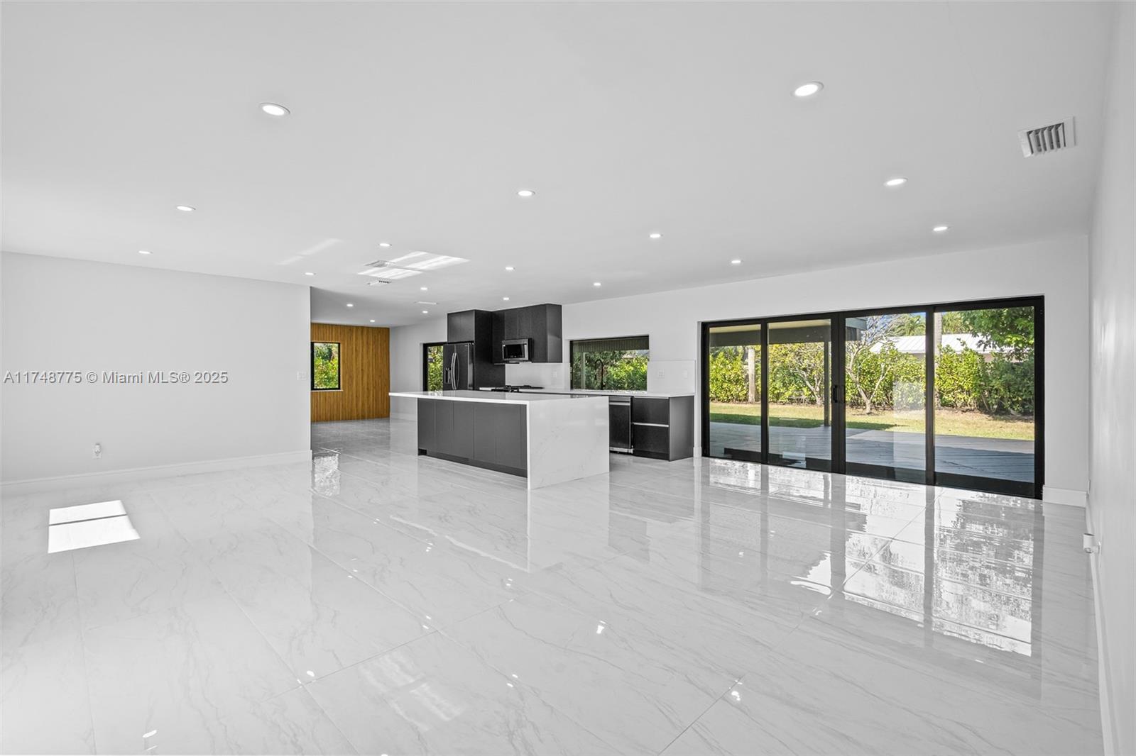 PINE SHORE SEC 1 - Residential