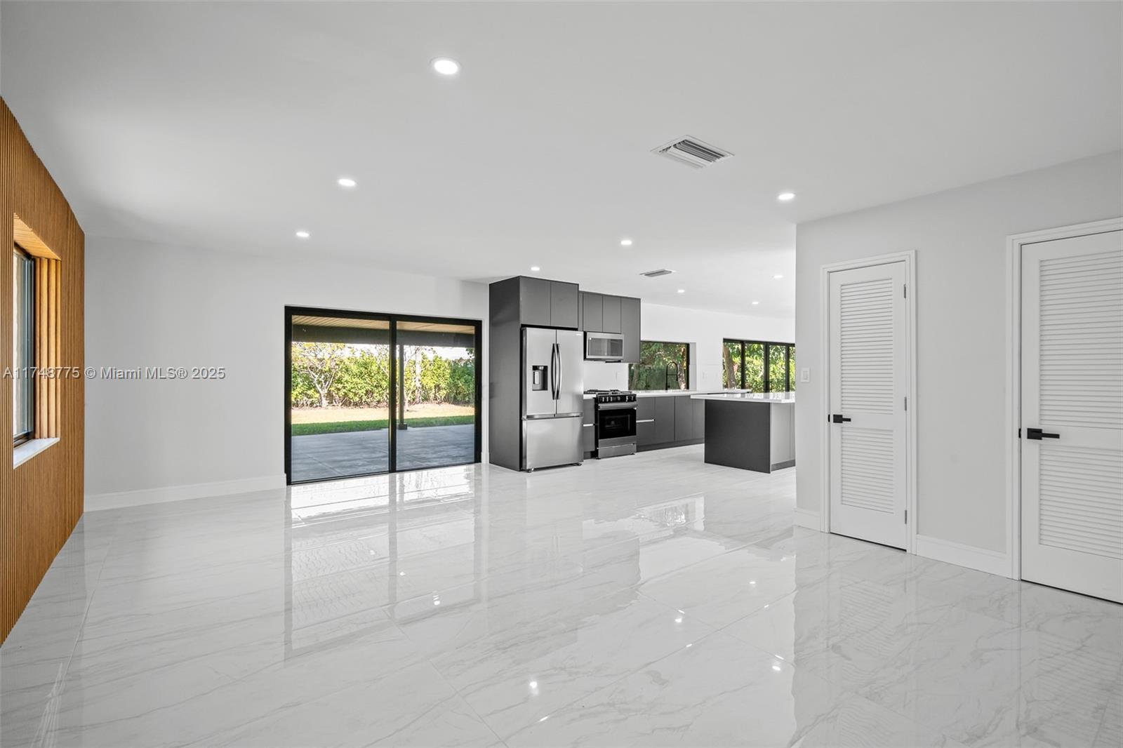 PINE SHORE SEC 1 - Residential