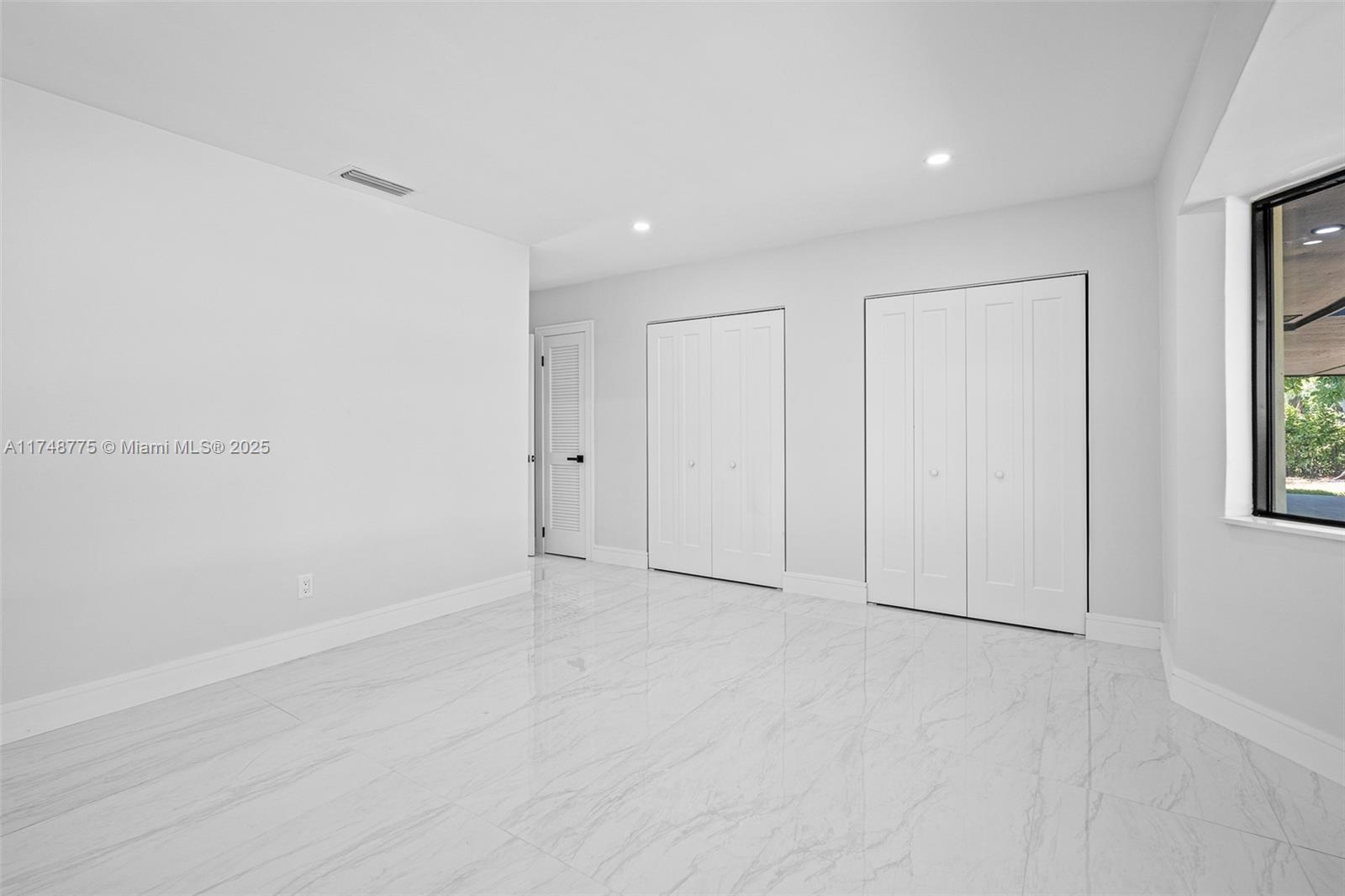 PINE SHORE SEC 1 - Residential