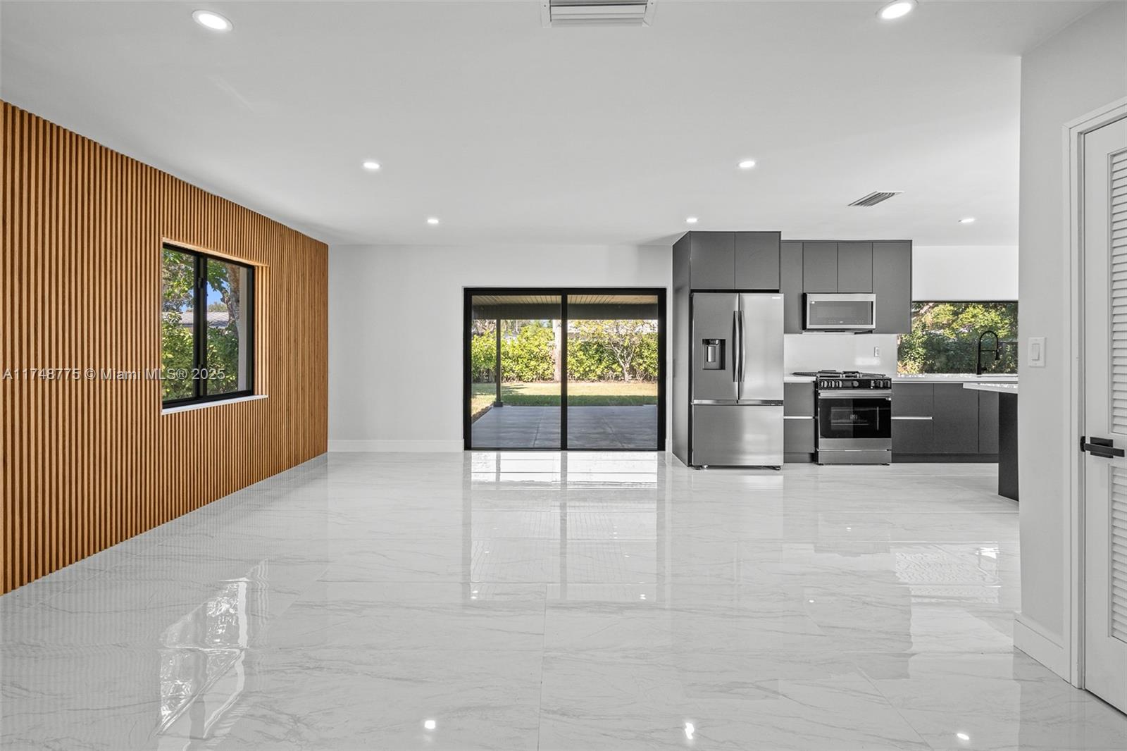 PINE SHORE SEC 1 - Residential