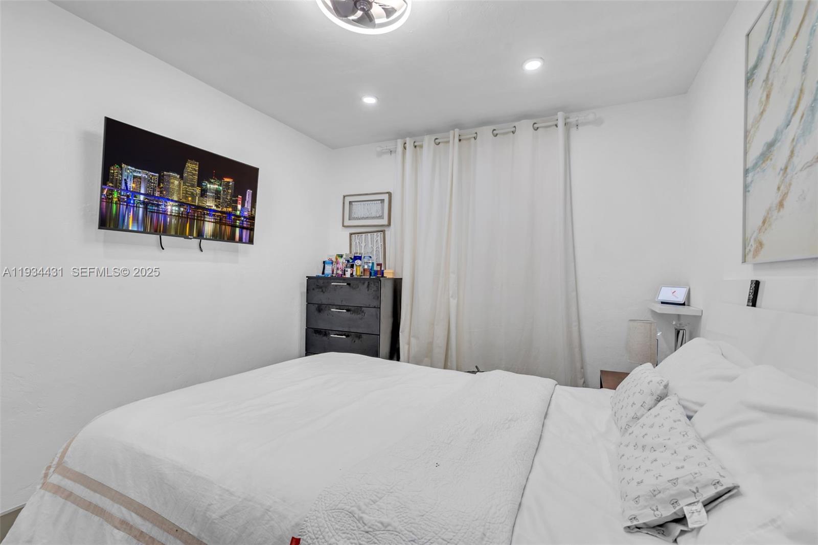 LAUDERDALE GOLF ESTATES - Residential