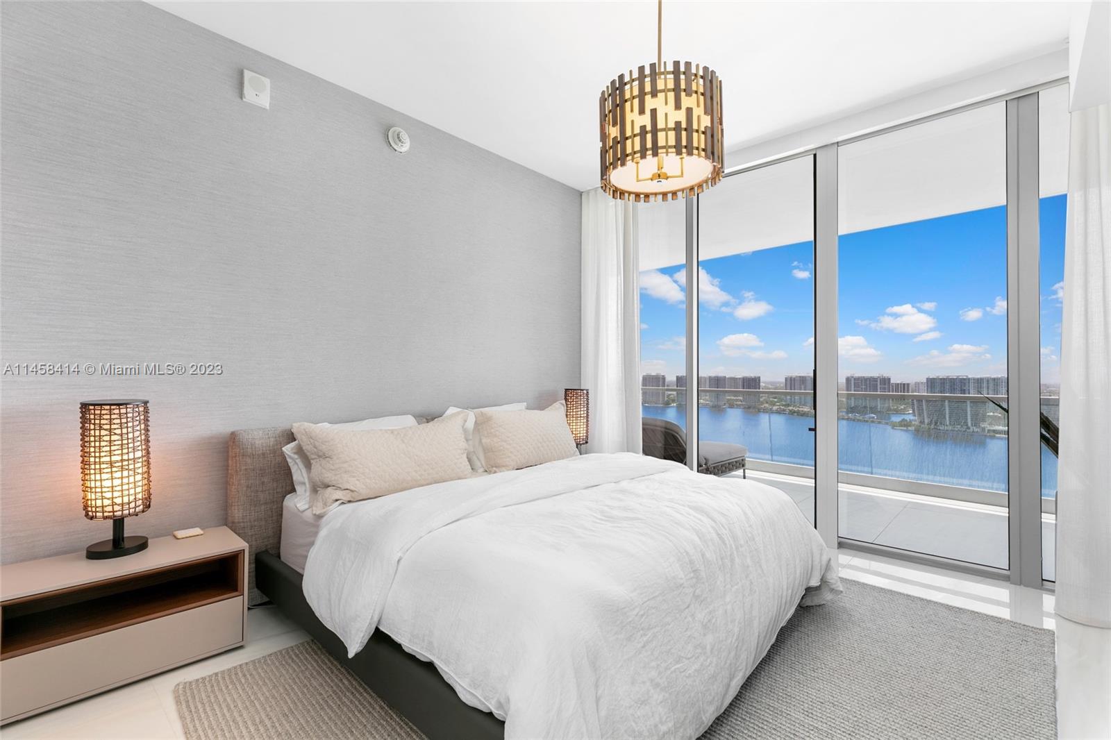 Turnberry Ocean Club - Residential