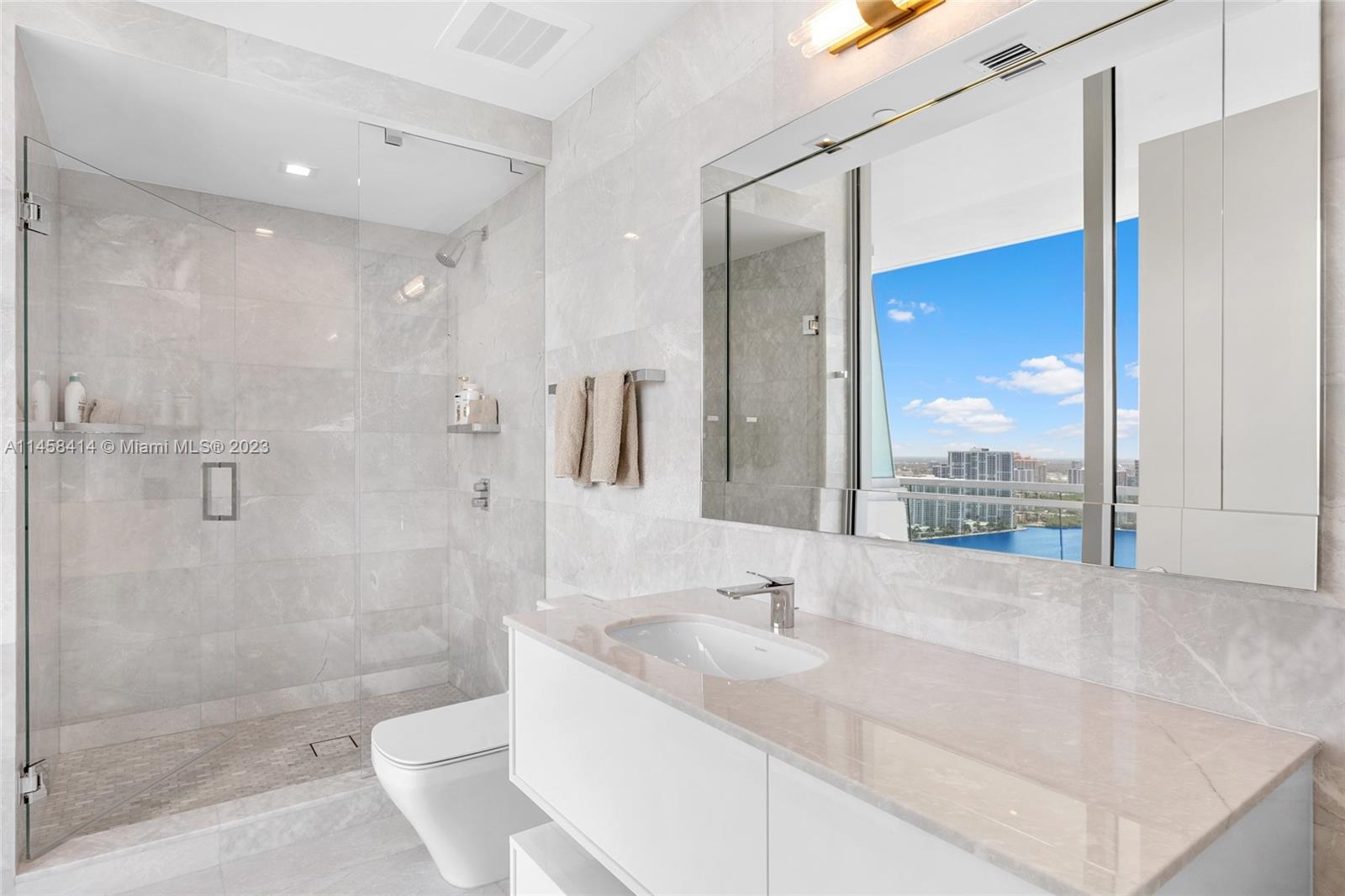 Turnberry Ocean Club - Residential