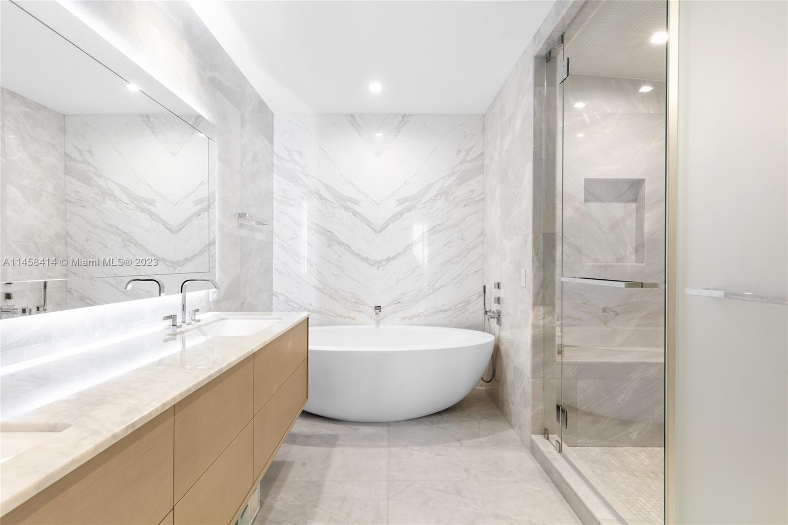 Turnberry Ocean Club - Residential