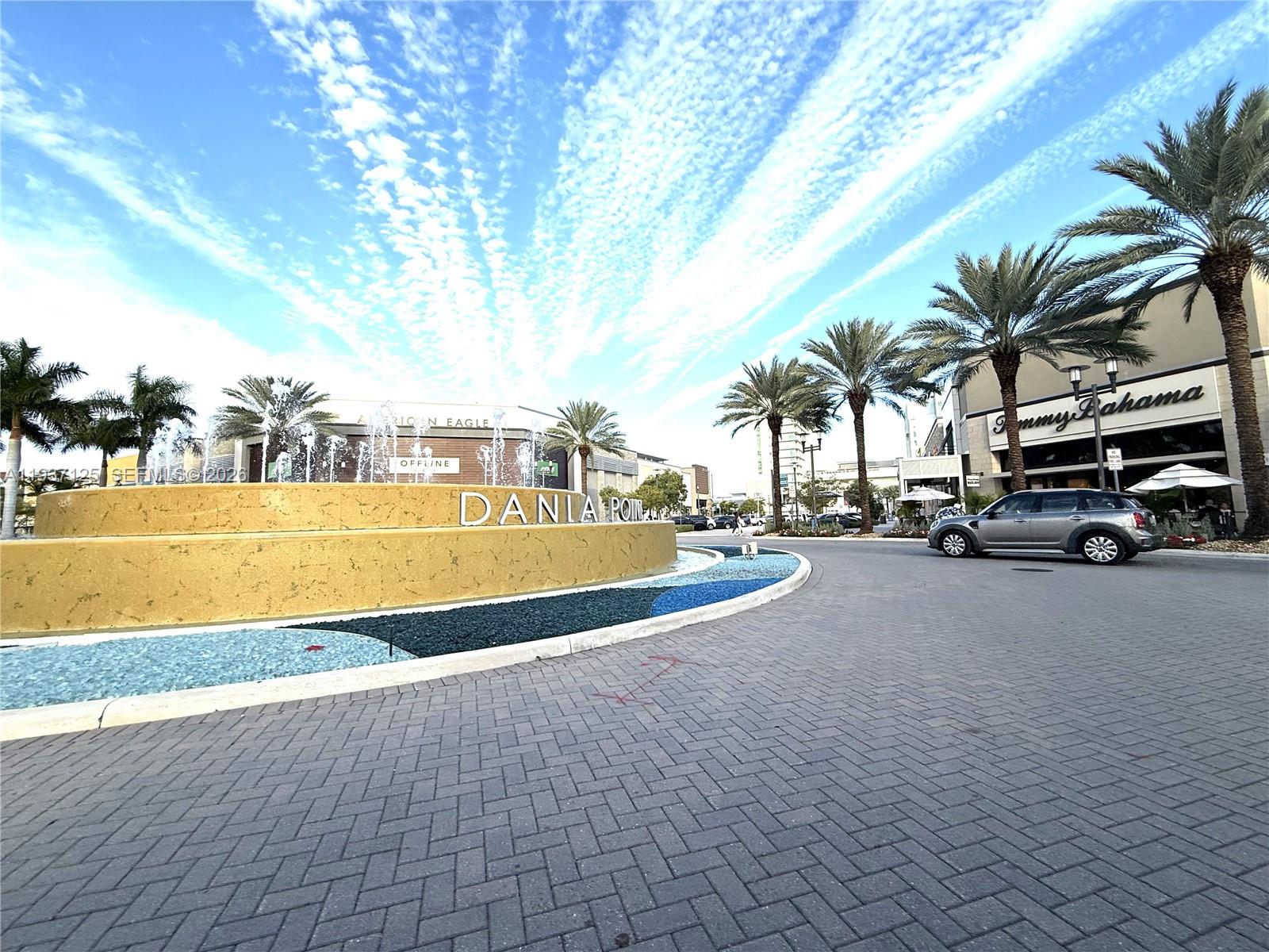 TOWN OF MODELO (DANIA) B- - Commercial Sale