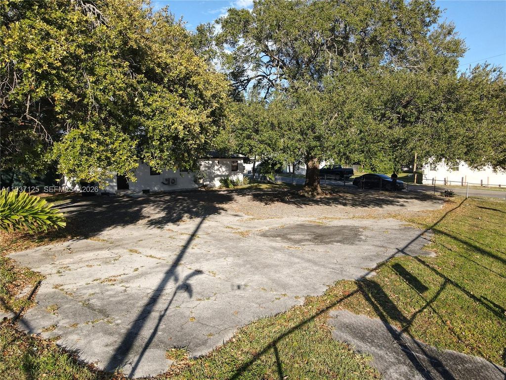Photo of NW 7th Ave, Dania Beach, FL 33004 (MLS # A11937125)
