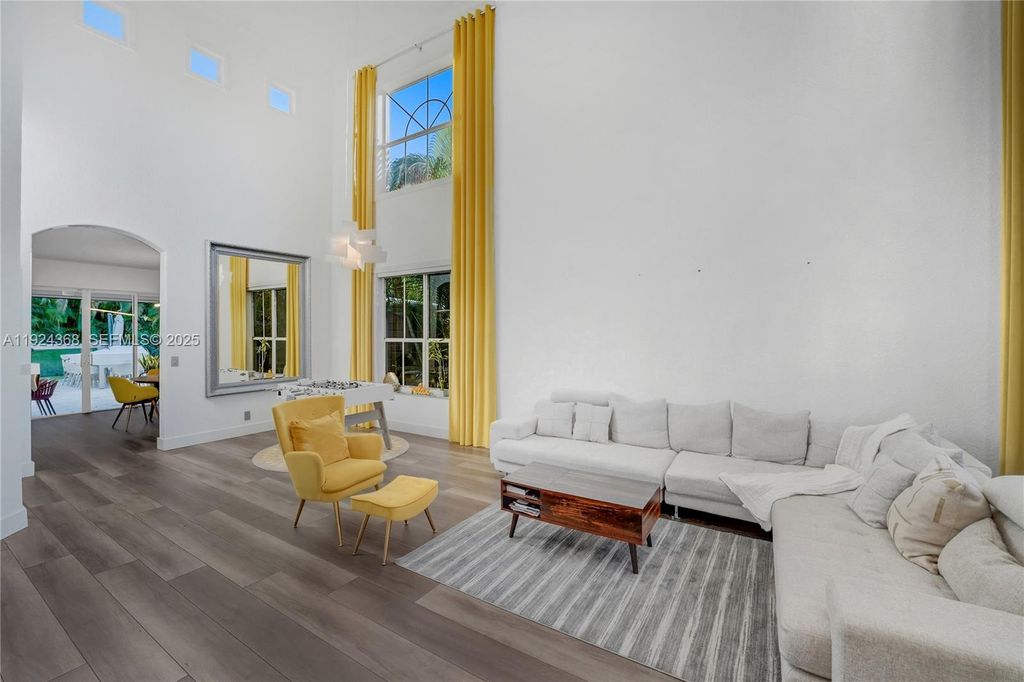 Photo of 9772 Vineyard Ct, Boca Raton, FL 33428 (MLS # A11924368)