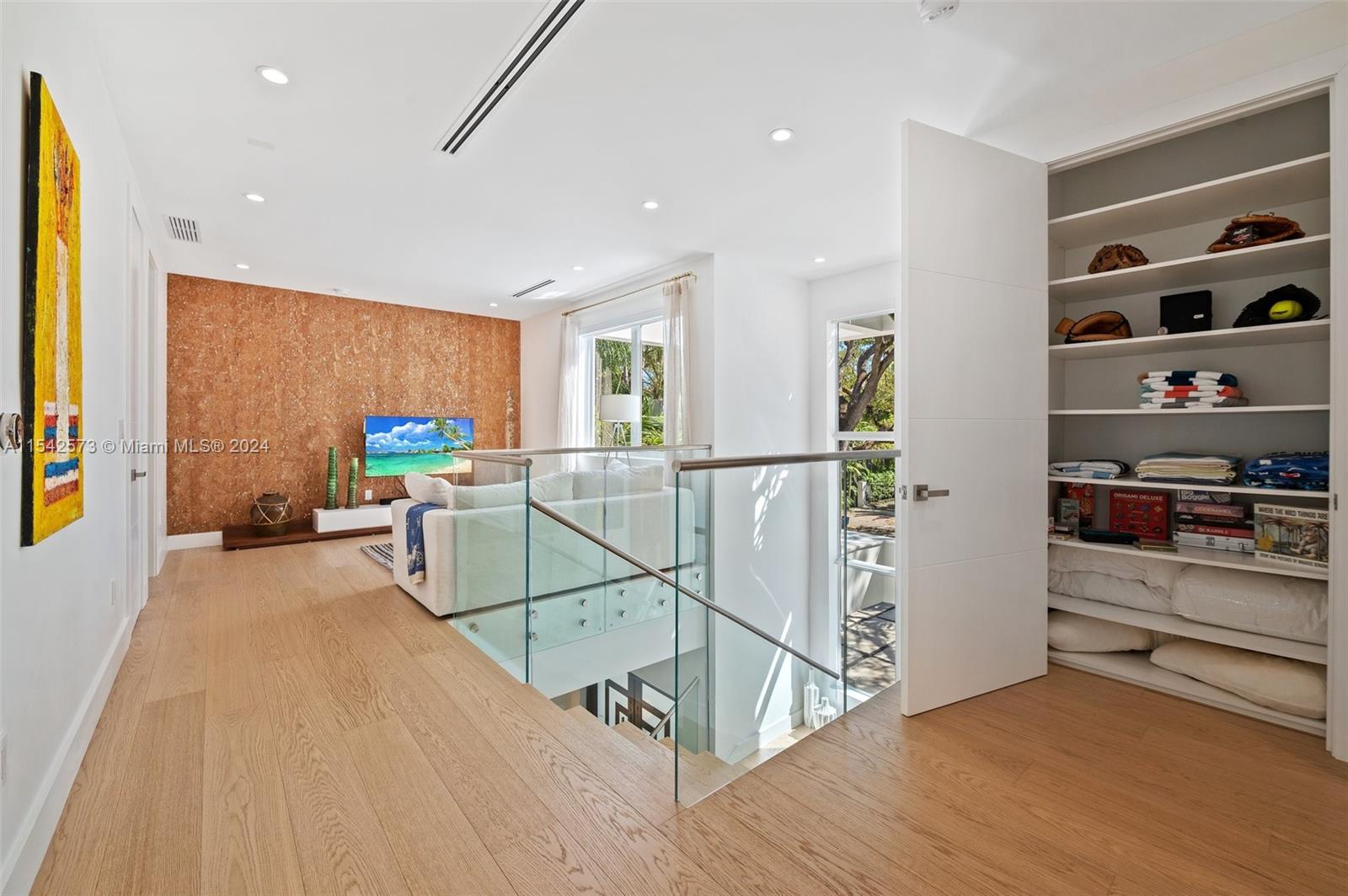 POMONA - Residential