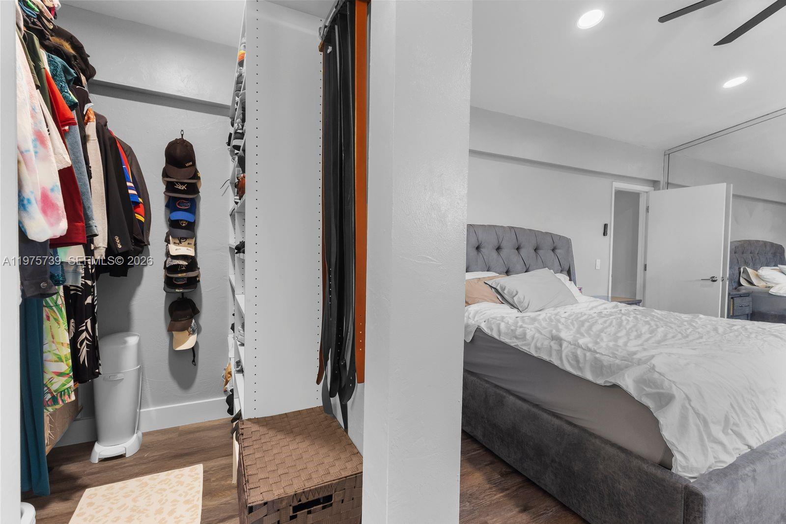 PINE ISLAND LAKES TOWNHOM - Residential