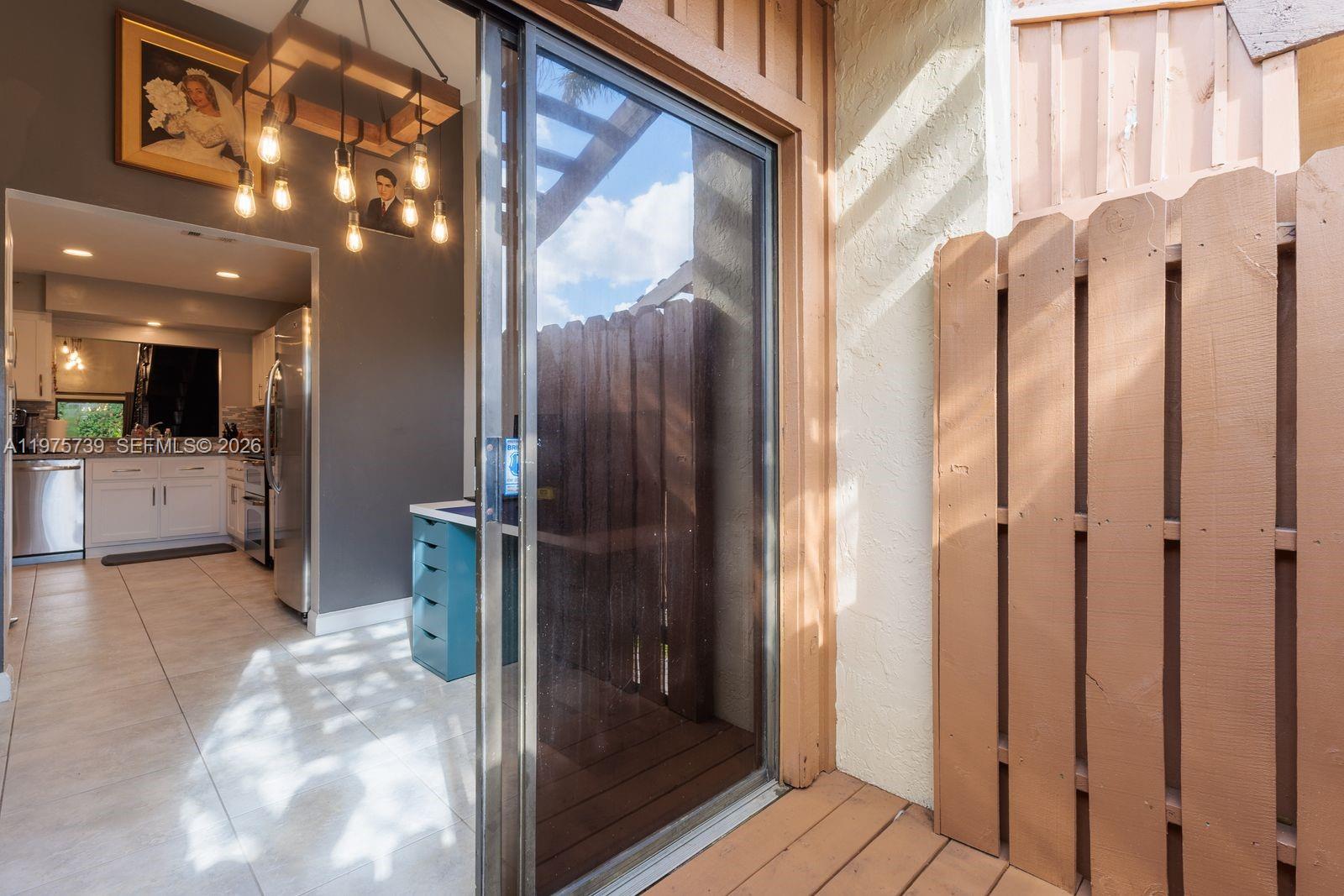 PINE ISLAND LAKES TOWNHOM - Residential