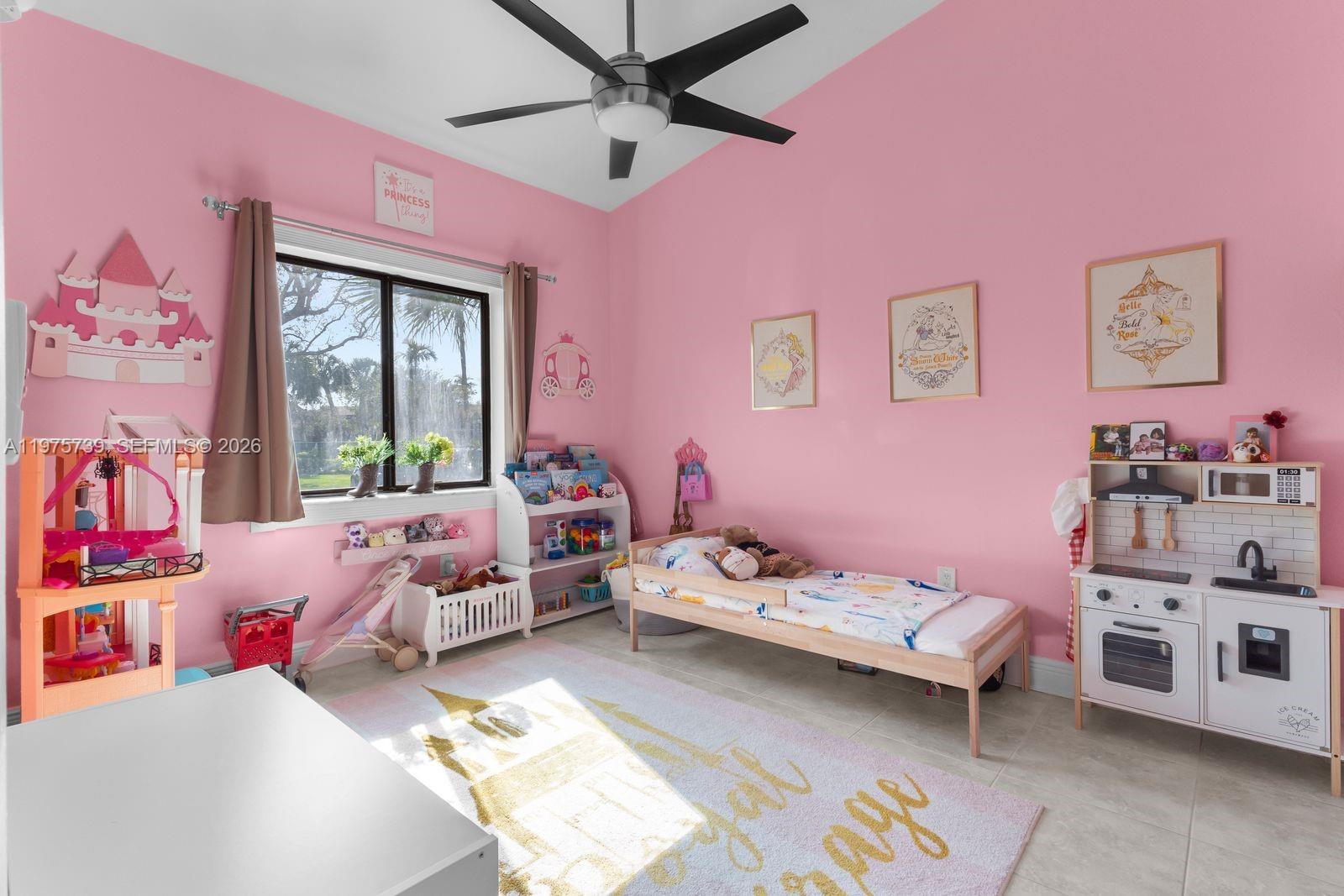 PINE ISLAND LAKES TOWNHOM - Residential